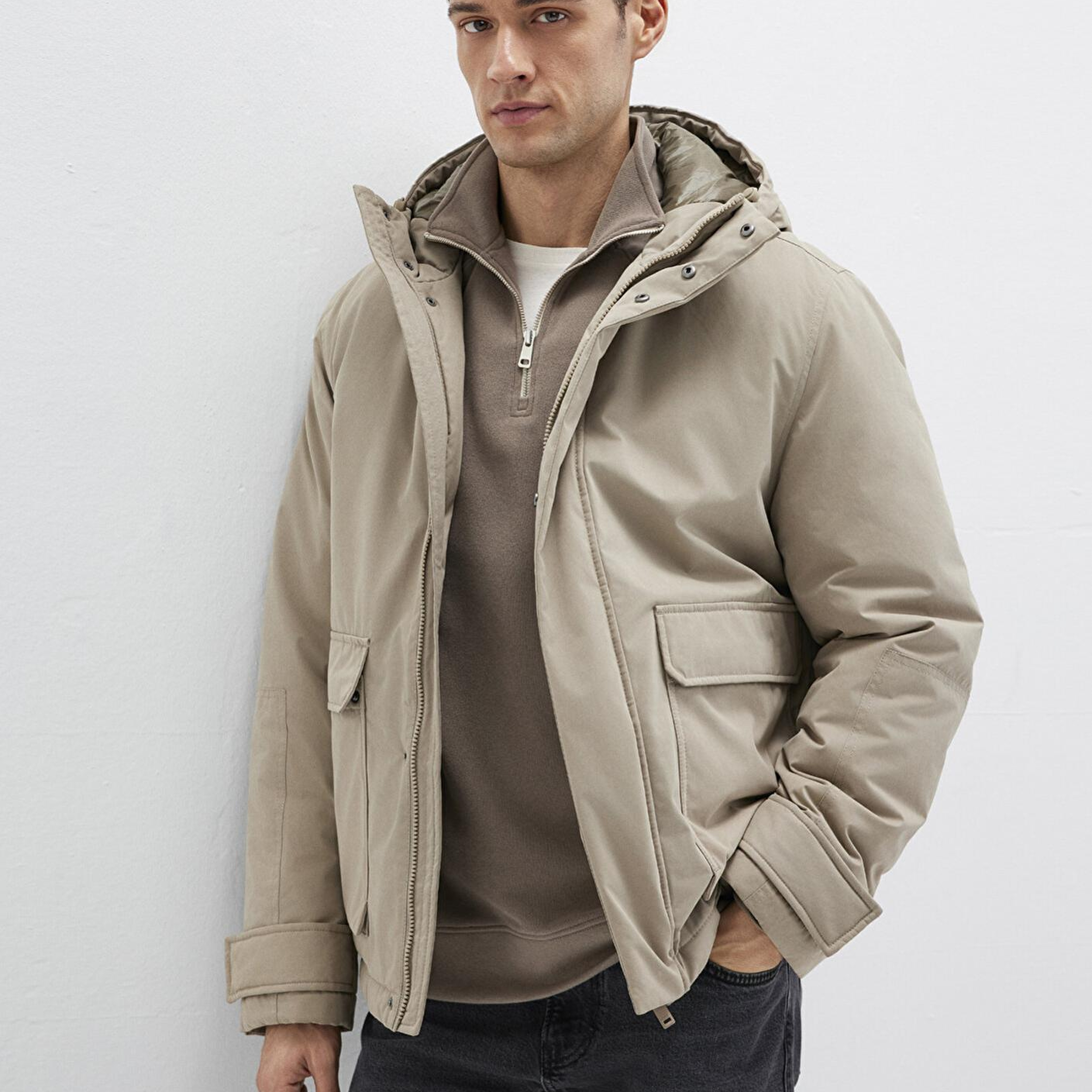 Mavi Cep Detaylı Kapüşonlu Bej Mont 0110657-70355