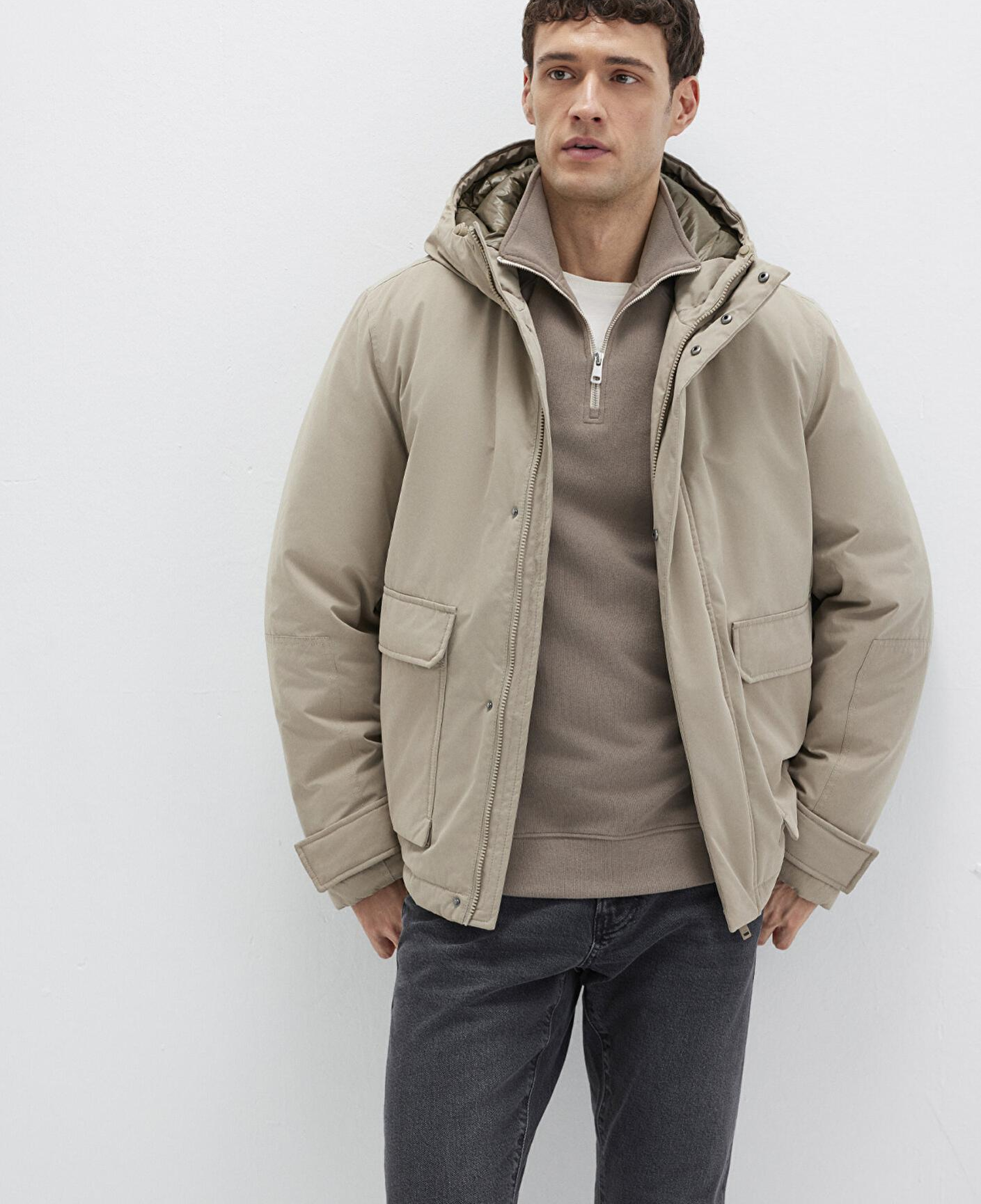 Mavi Cep Detaylı Kapüşonlu Bej Mont 0110657-70355