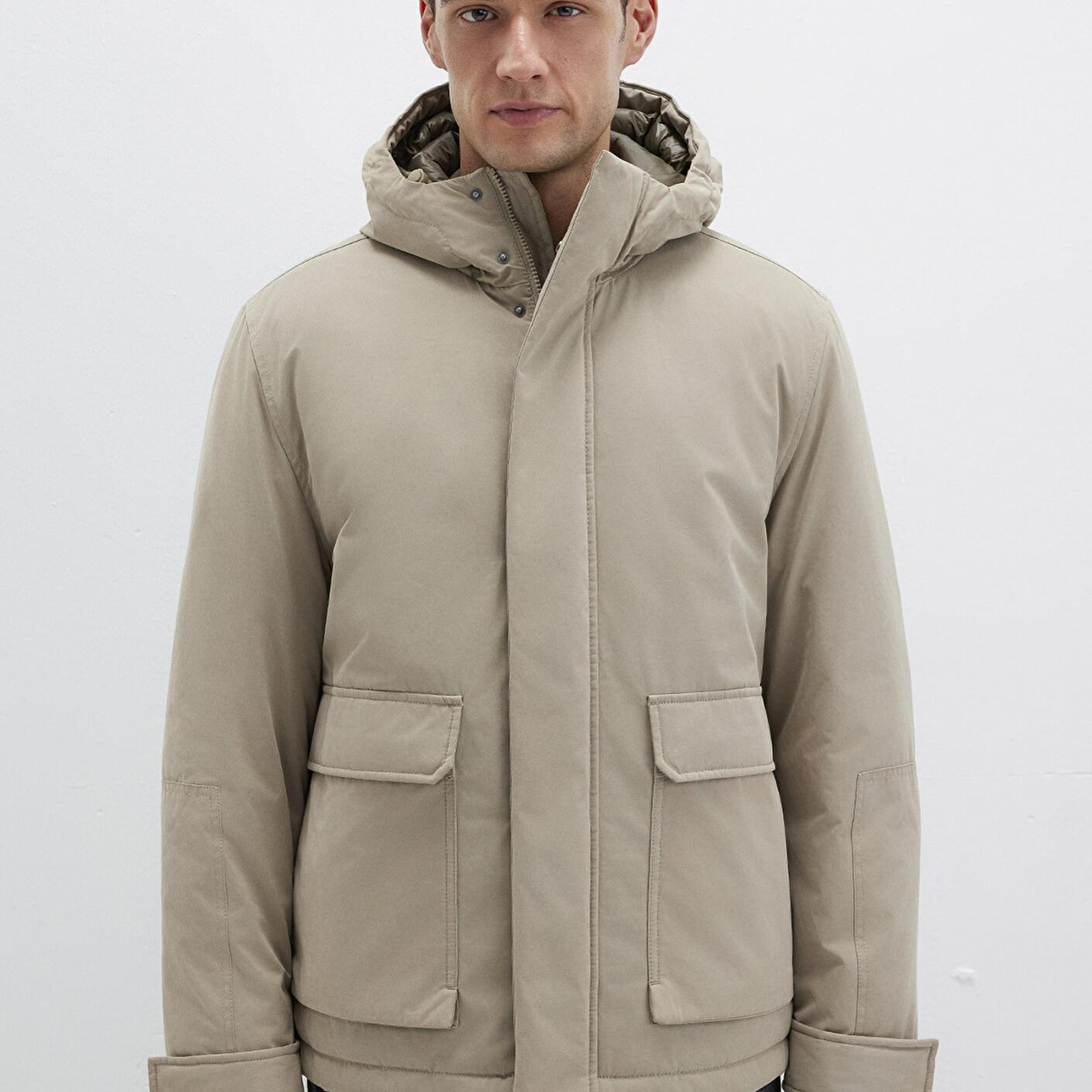 Mavi Cep Detaylı Kapüşonlu Bej Mont 0110657-70355