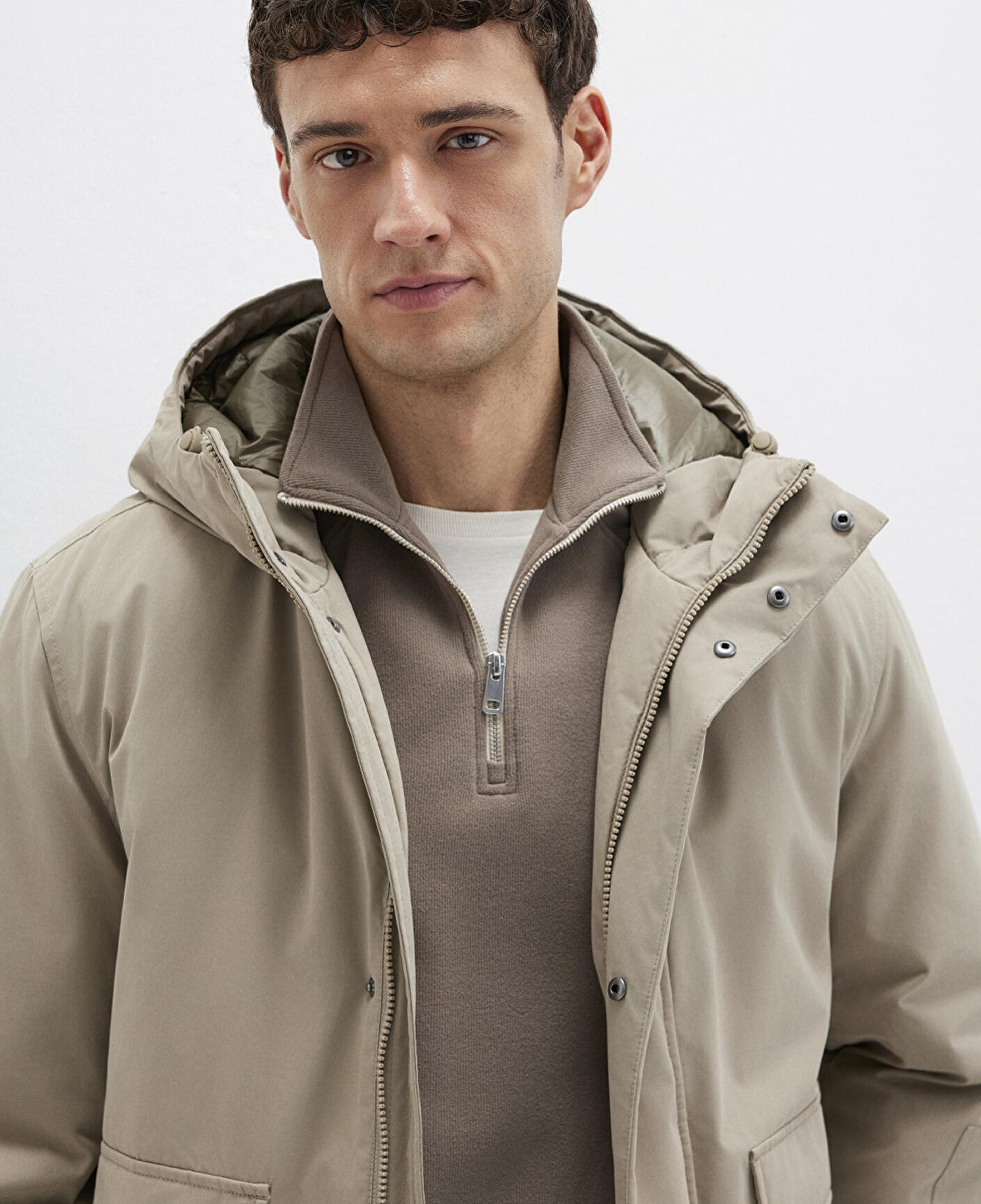 Mavi Cep Detaylı Kapüşonlu Bej Mont 0110657-70355