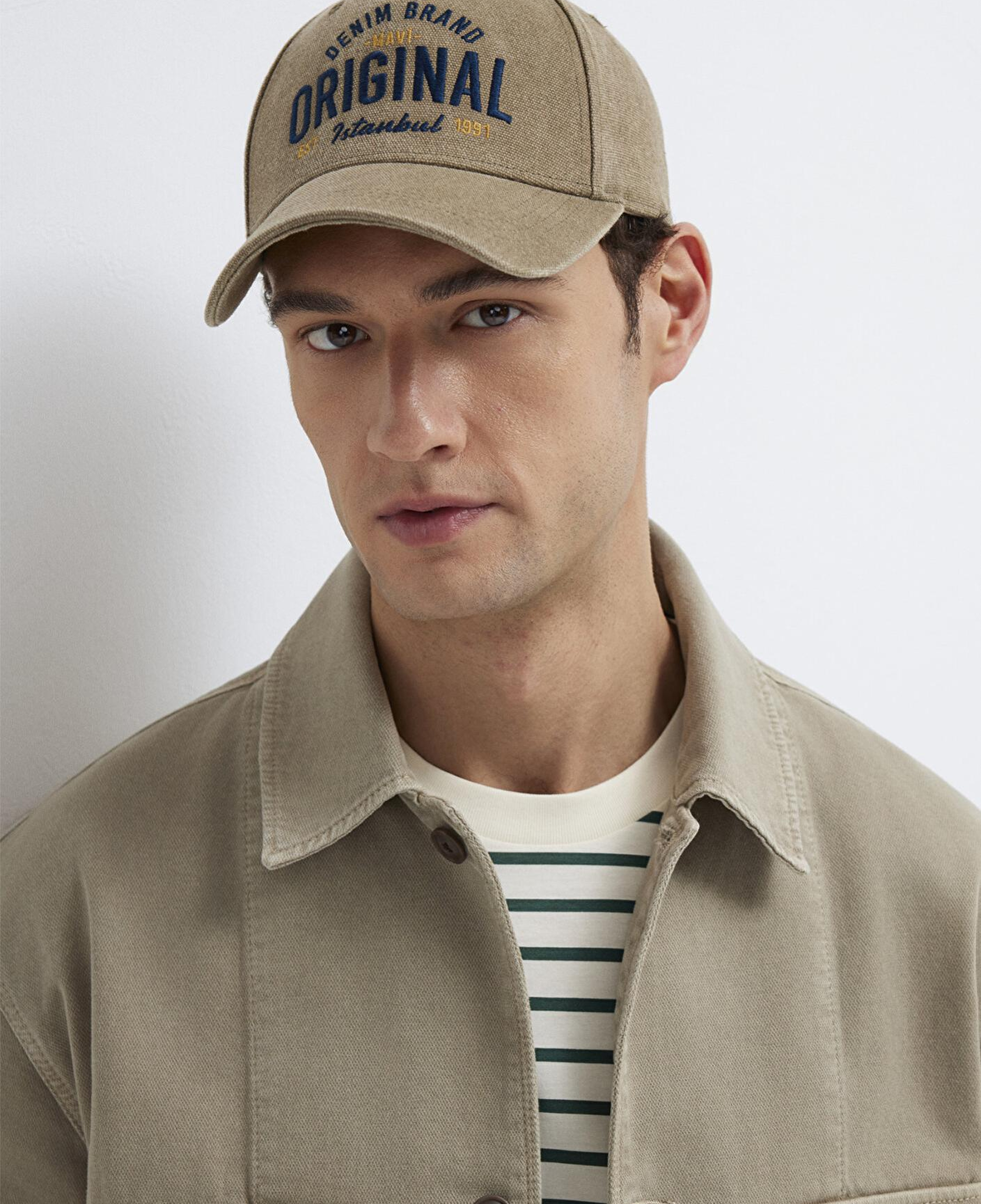 Mavi İşlemeli Bej Şapka 0911813-70202