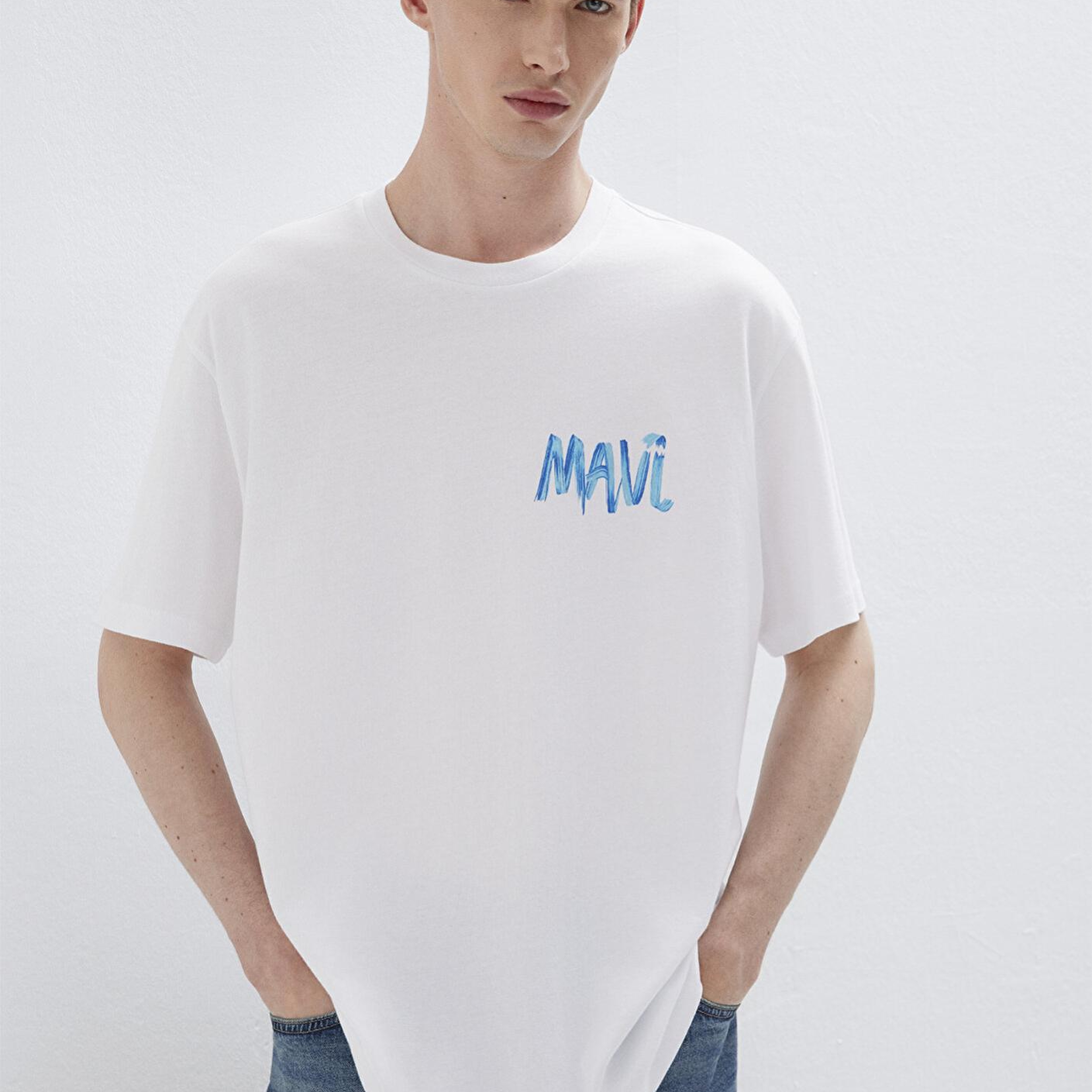 Mavi Mavi Baskılı Beyaz Tişört Loose Fit / Bol Rahat Kesim 0612468-620