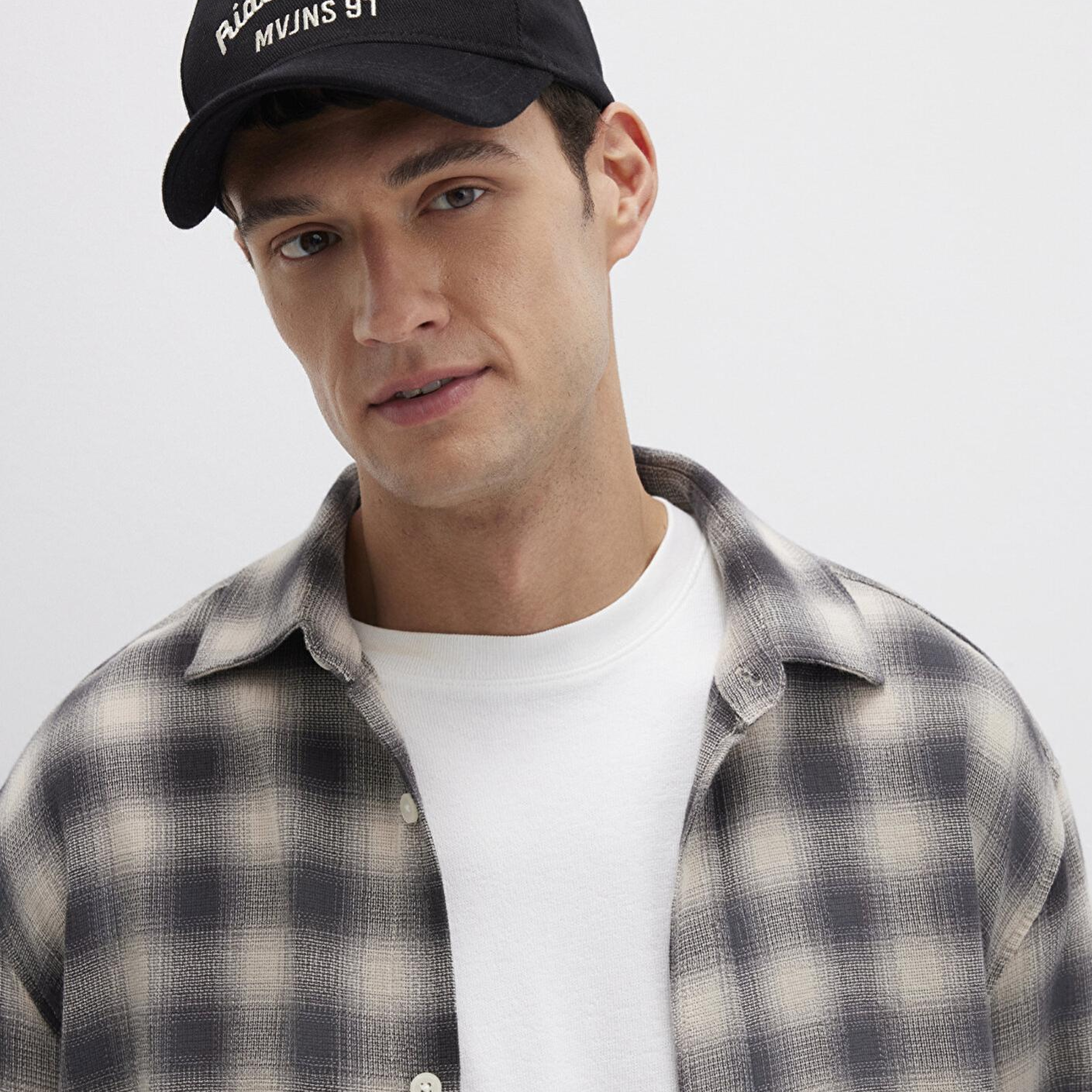 Mavi Ride The City Nakışlı Siyah Şapka 0911925-900