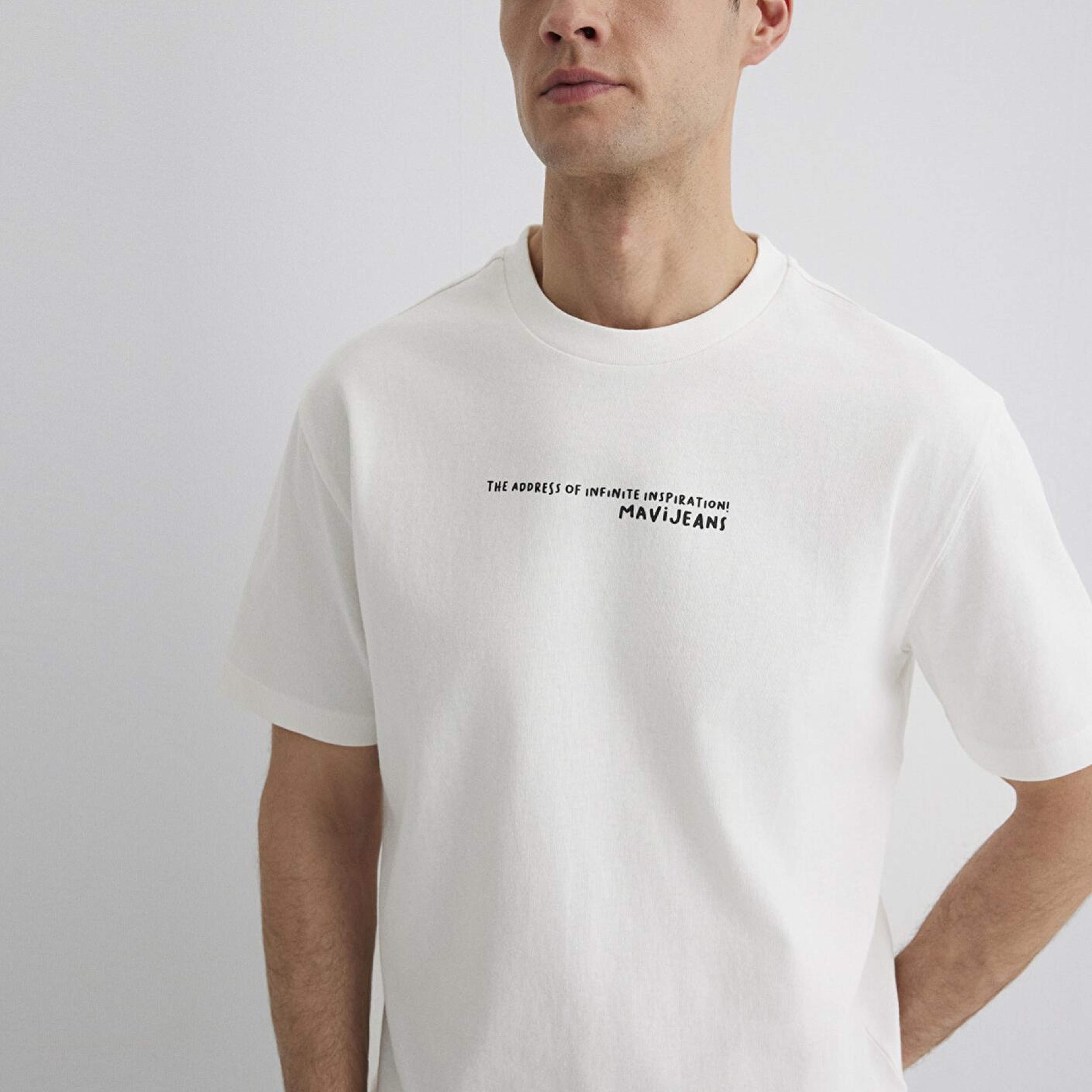 Mavi İstanbul Baskılı Ekru Tişört Loose Fit / Bol Rahat Kesim 0613000-70057