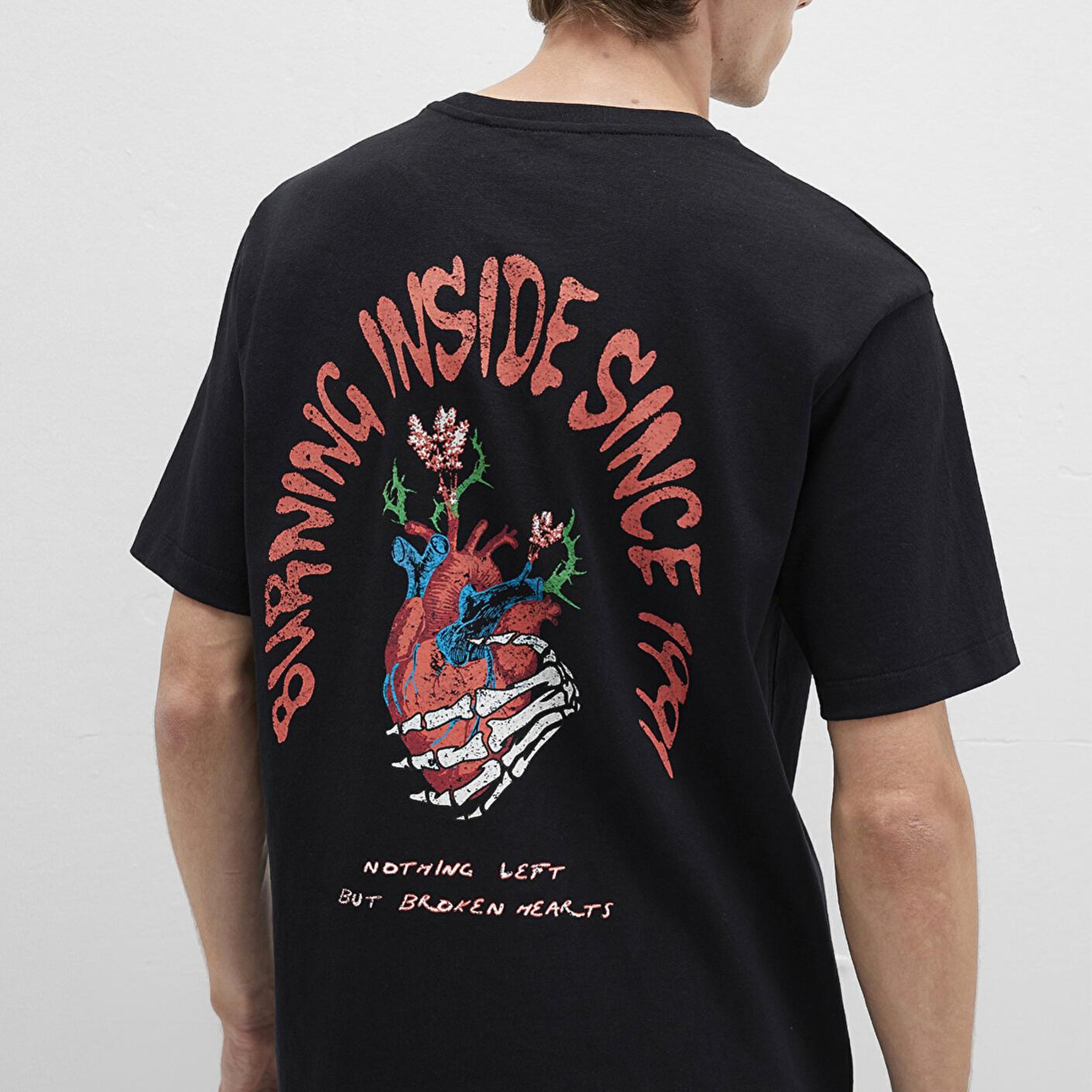 Mavi Sırt Baskılı Siyah Tişört Loose Fit / Bol Rahat Kesim 0612931-900