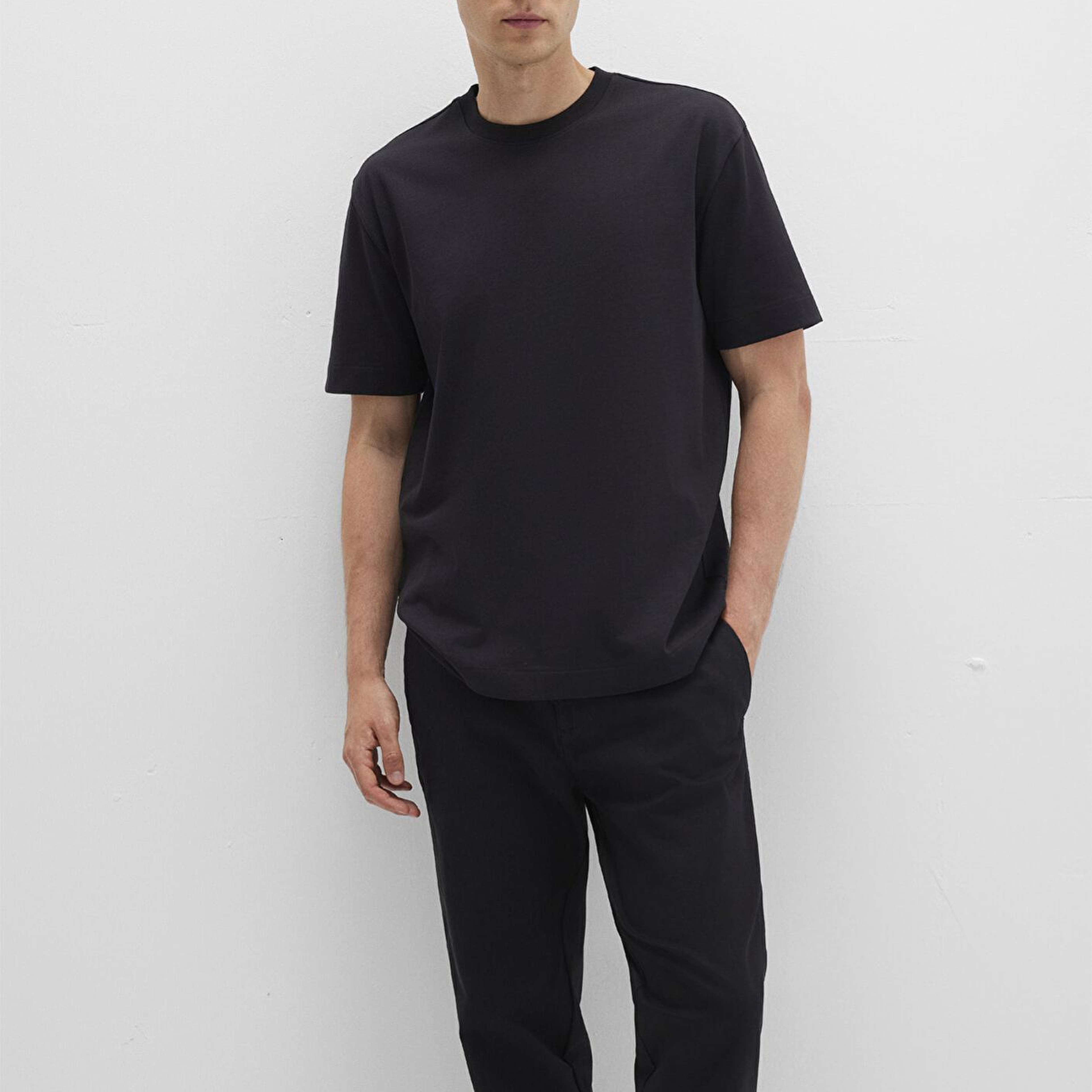 Mavi Bisiklet Yaka Siyah Basic Tişört Loose Fit / Bol Rahat Kesim 0612864-900