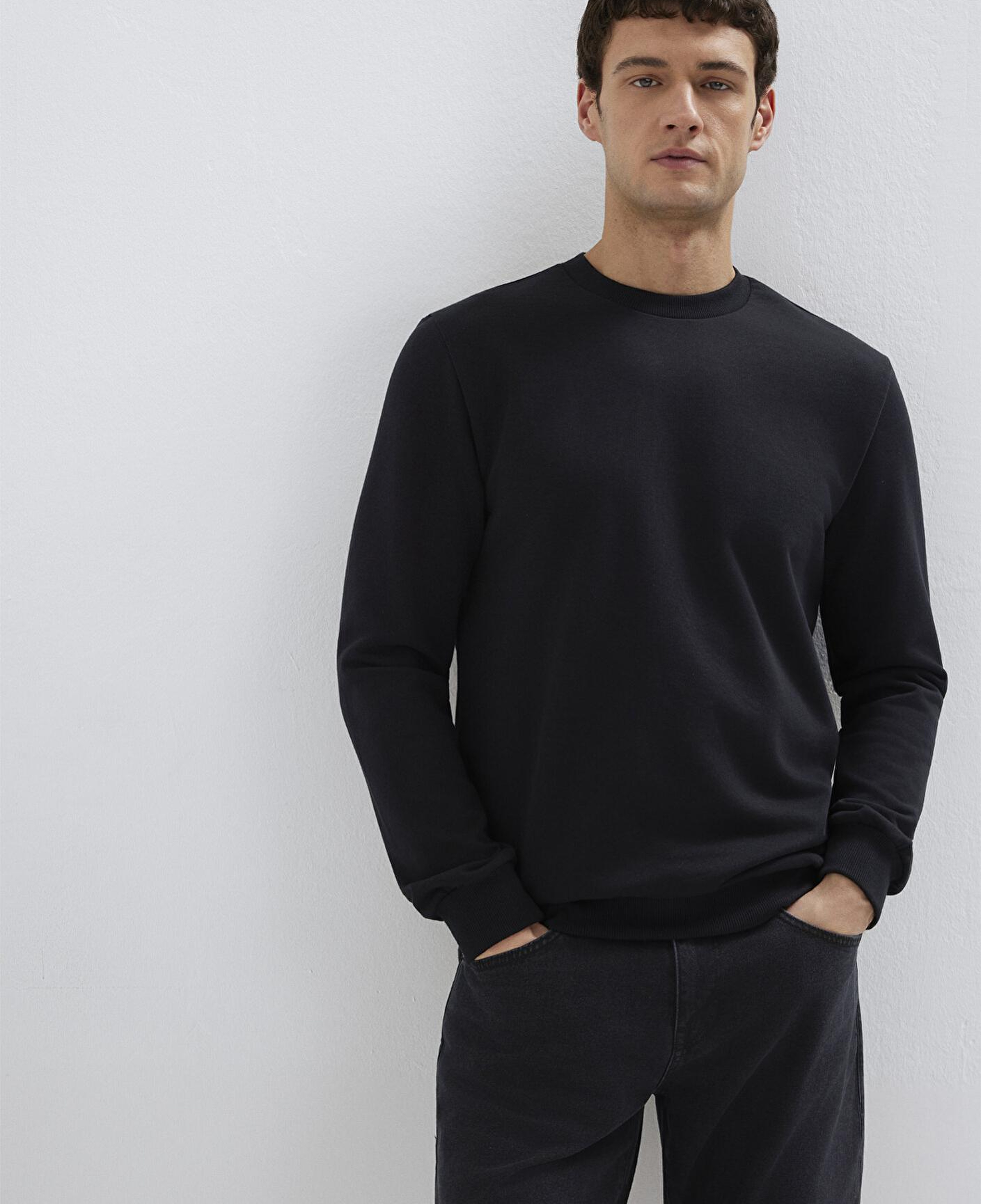 Mavi Bisiklet Yaka Siyah Sweatshirt 0S10457-900