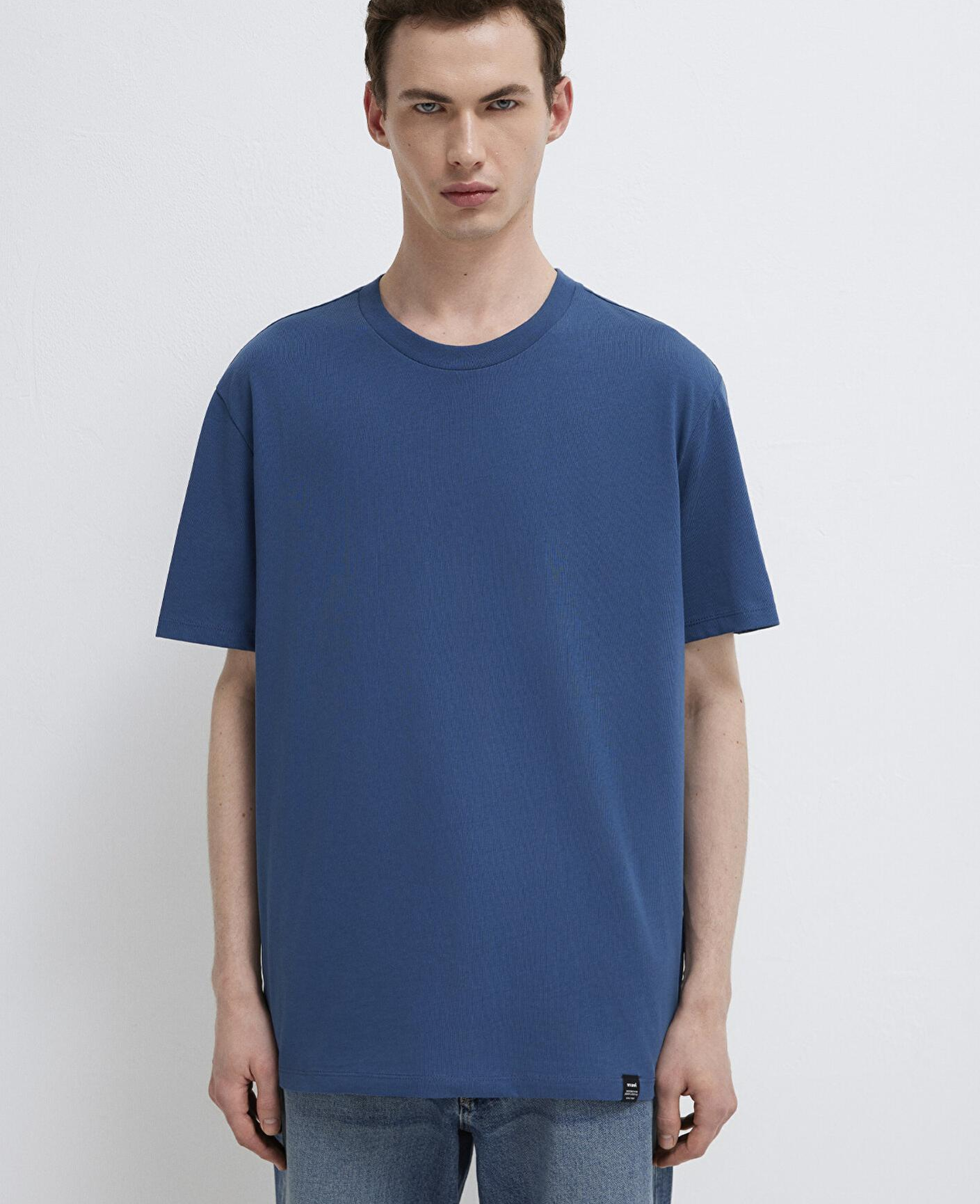 Mavi Etiket Detaylı Mavi Basic Tişört Loose Fit / Bol Rahat Kesim 0611824-90609