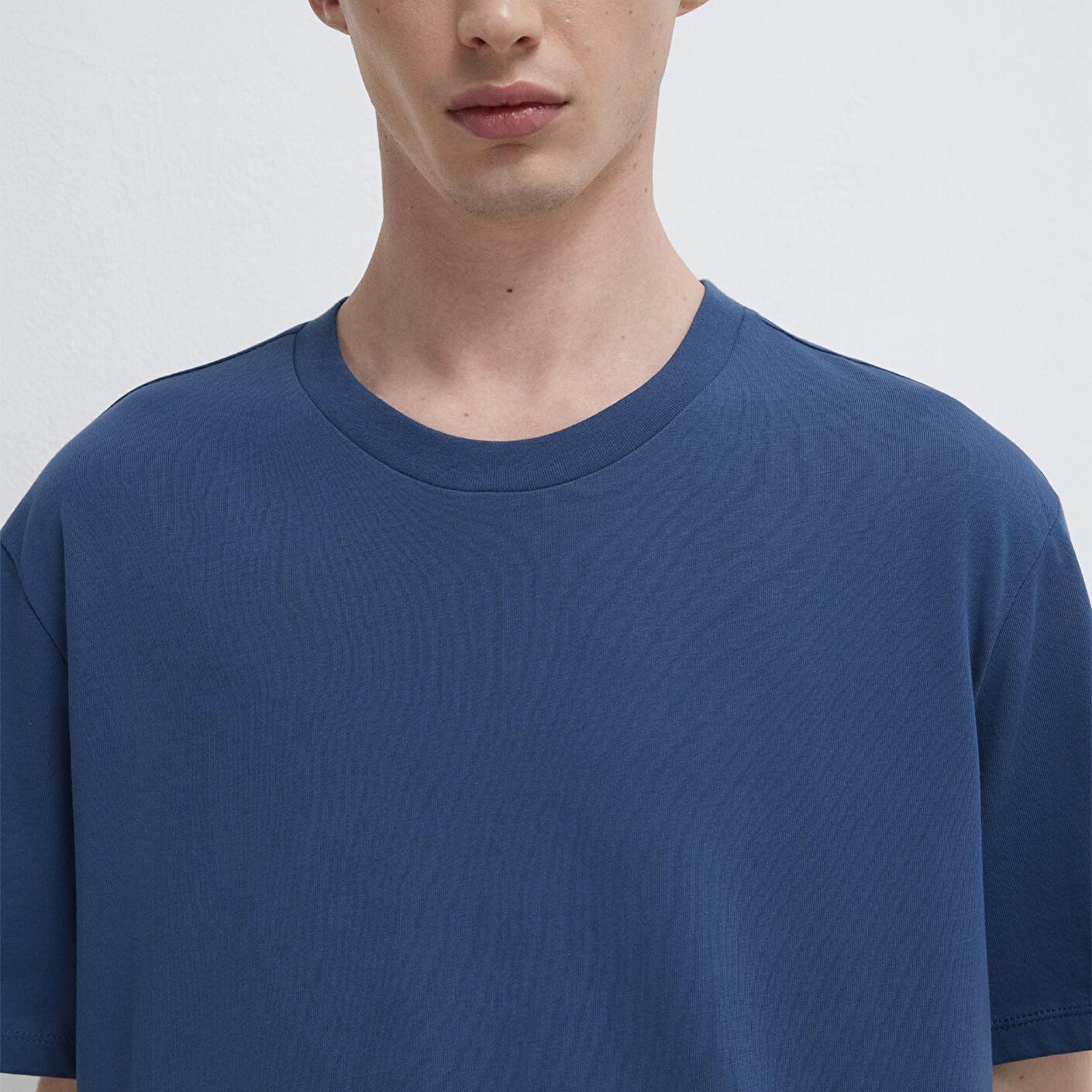 Mavi Etiket Detaylı Mavi Basic Tişört Loose Fit / Bol Rahat Kesim 0611824-90609