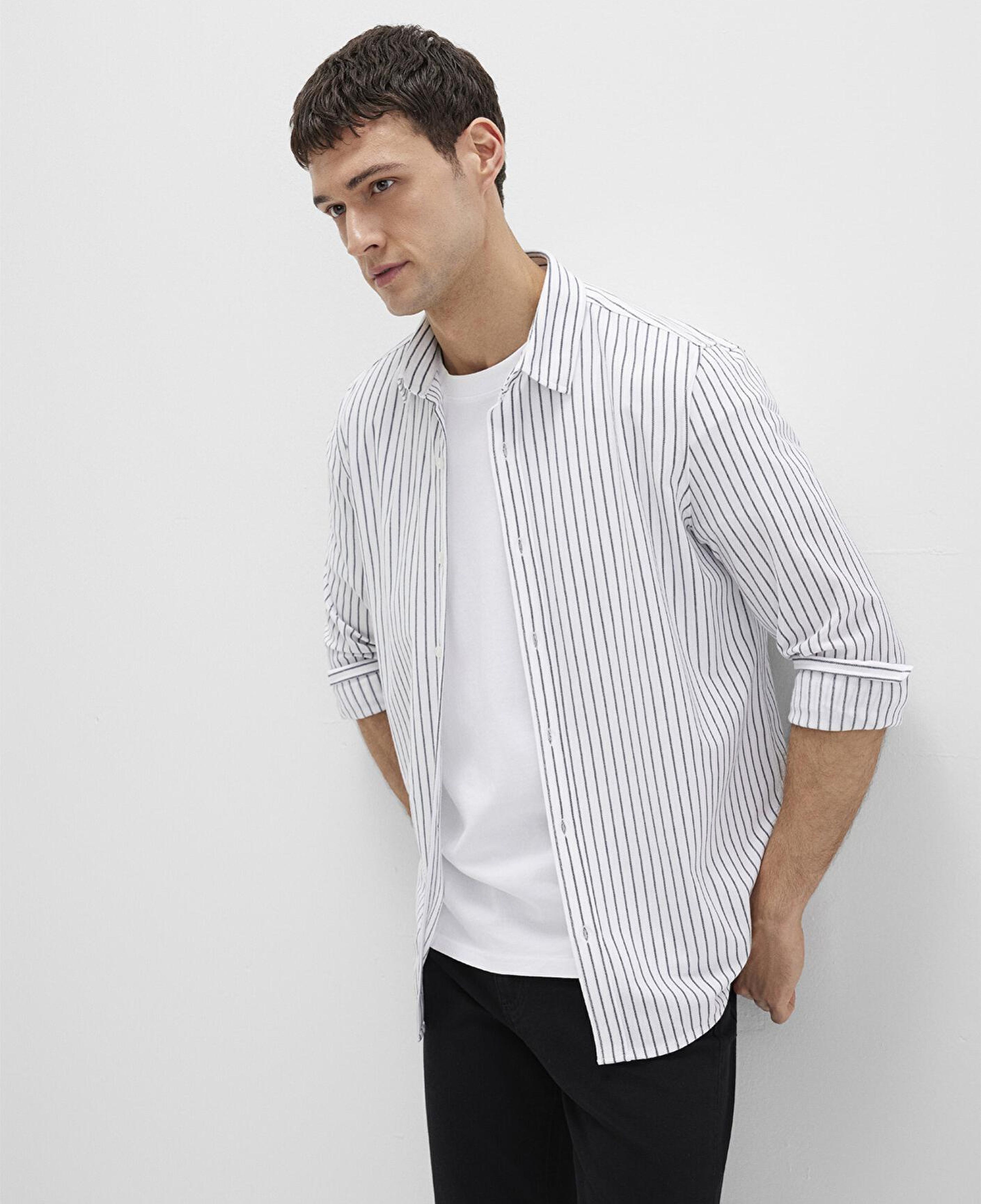 Mavi Çizgili Beyaz Gömlek Slim Fit / Dar Kesim 0211403-91334