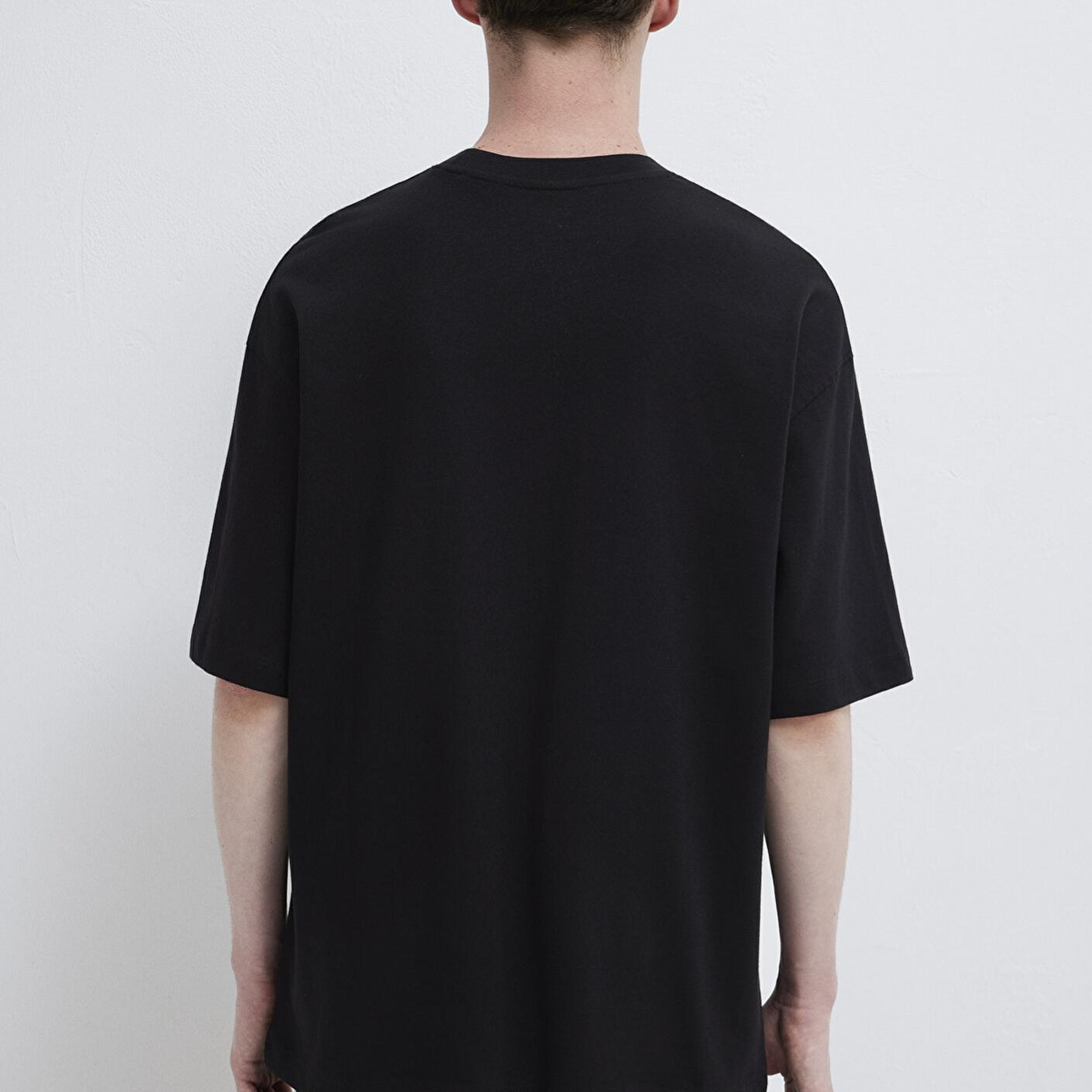 Mavi Bisiklet Yaka Siyah Basic Tişört Oversize / Geniş Kesim 0613113-900