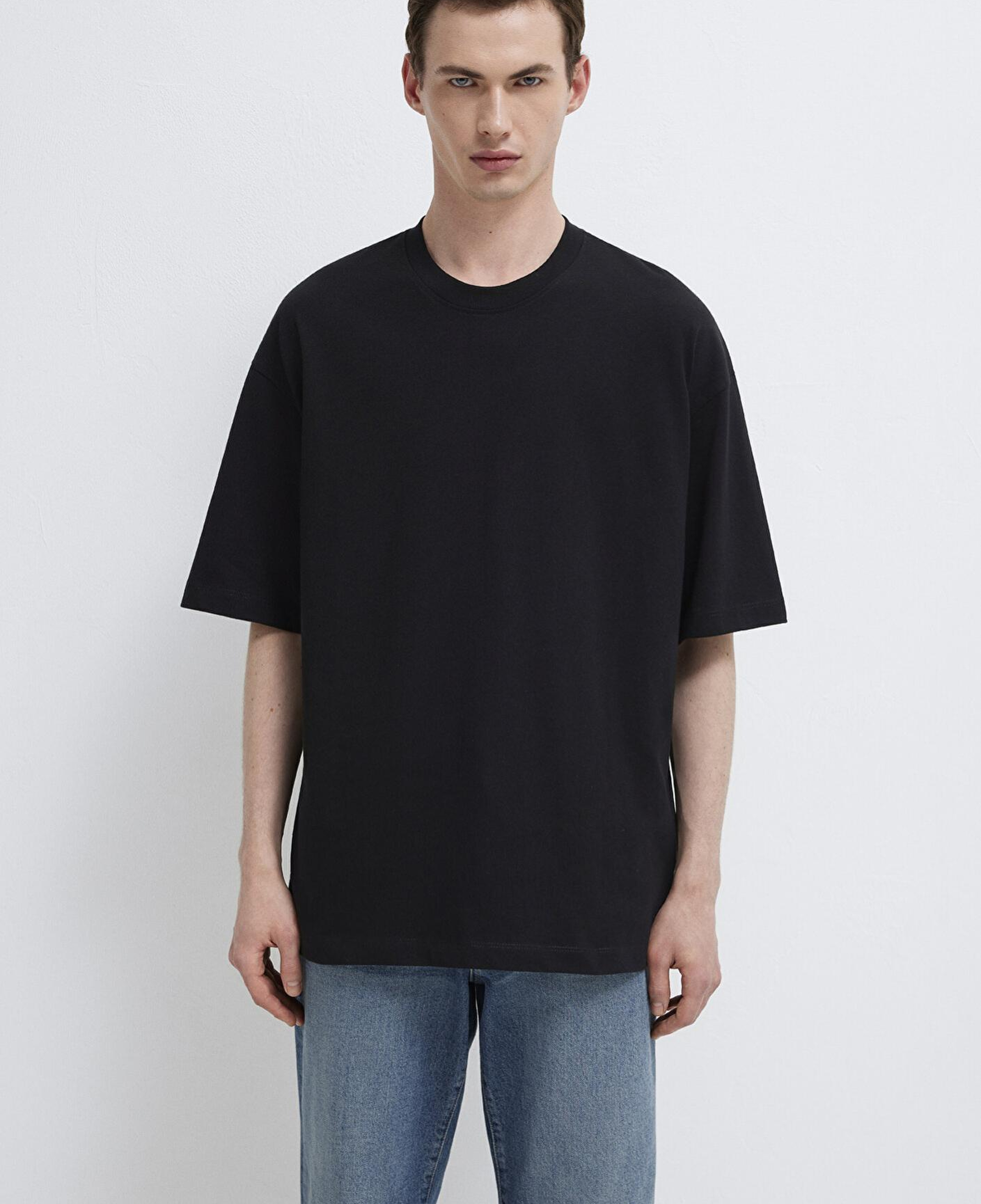 Mavi Bisiklet Yaka Siyah Basic Tişört Oversize / Geniş Kesim 0613113-900