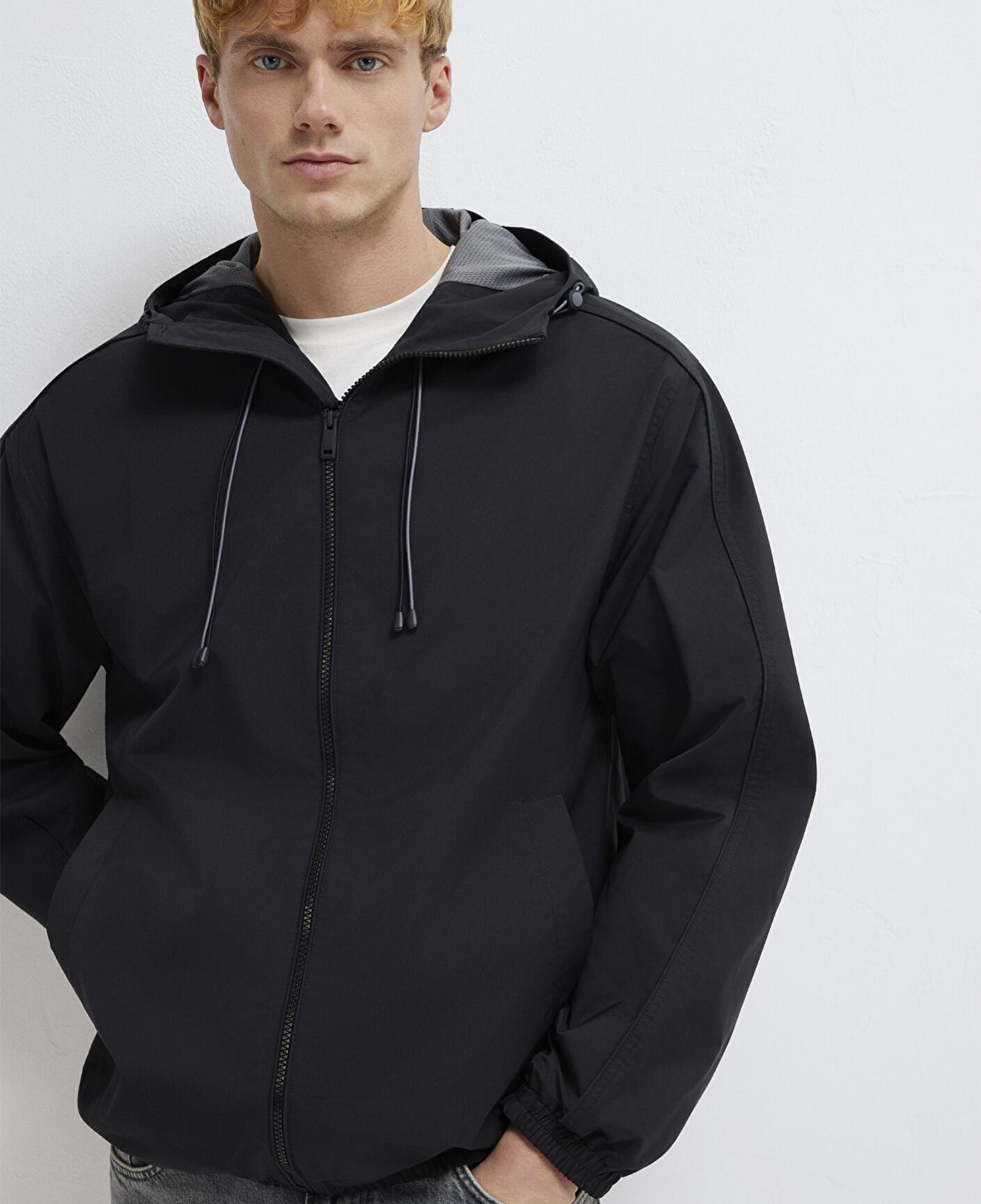 Mavi Kapüşonlu Siyah Ceket Loose Fit / Bol Rahat Kesim 0110818-900