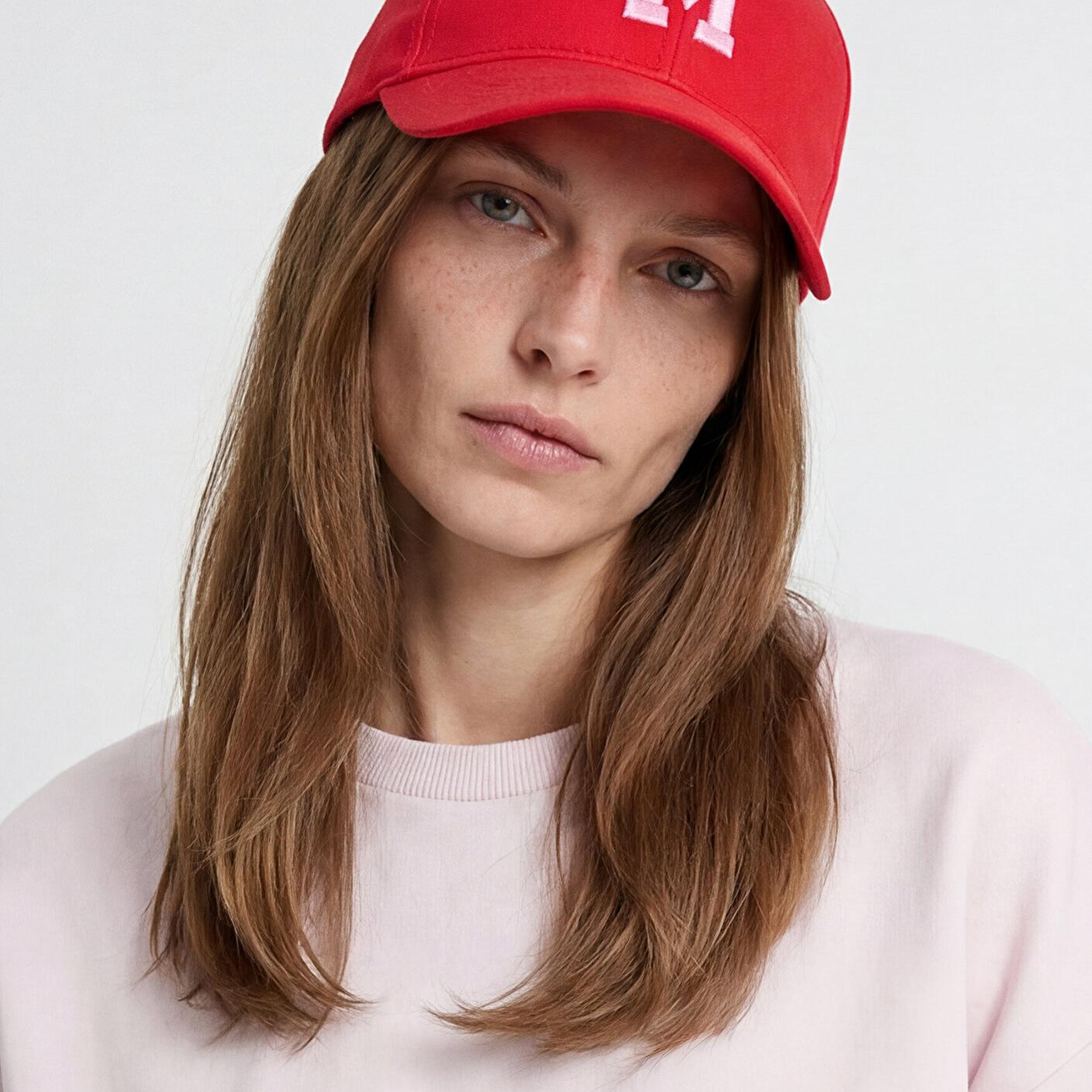 Mavi M Logo Detaylı Kırmızı Şapka 1913834-30648