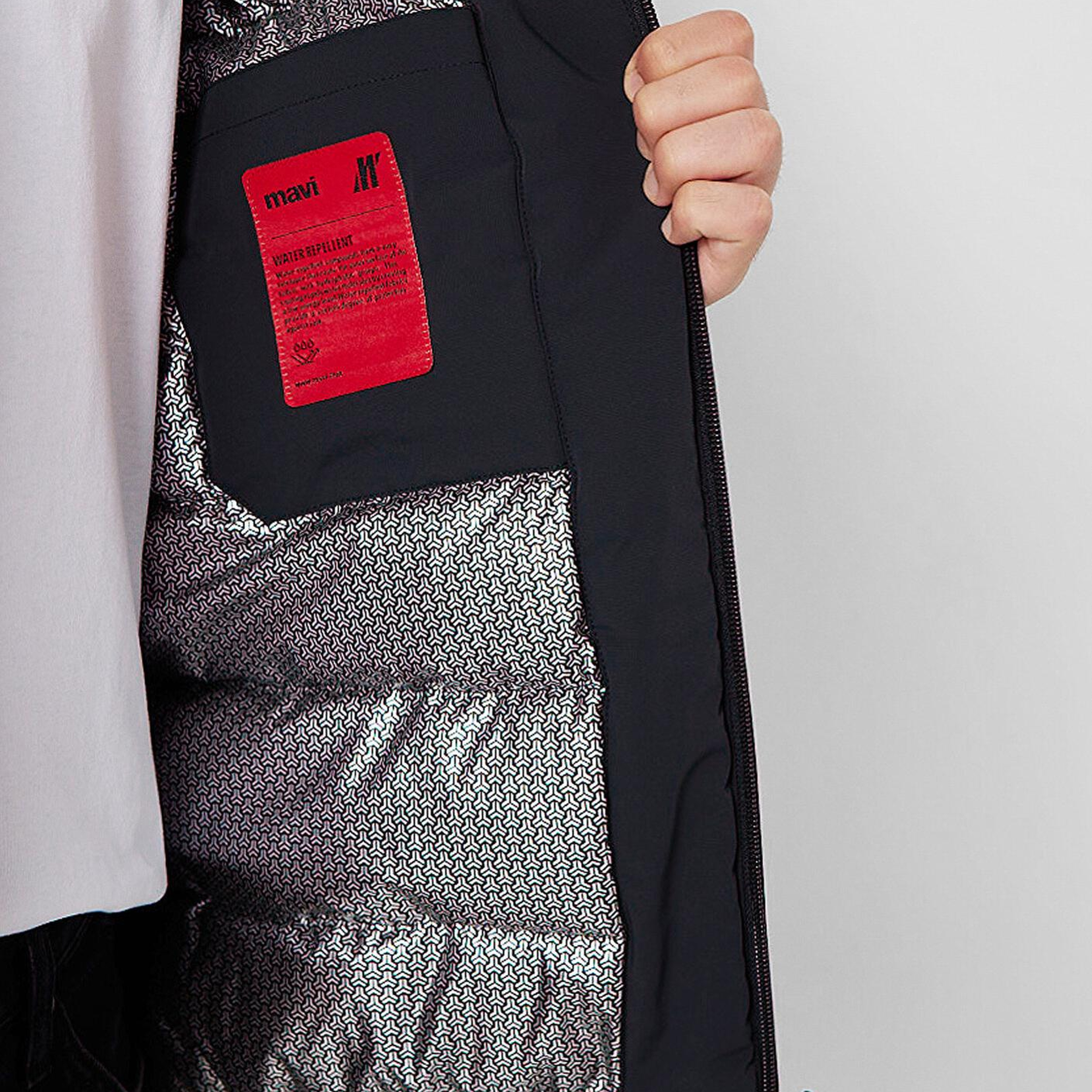 Mavi Su İtici Kapüşonlu Siyah Ceket Loose Fit / Bol Rahat Kesim 0110793-71379