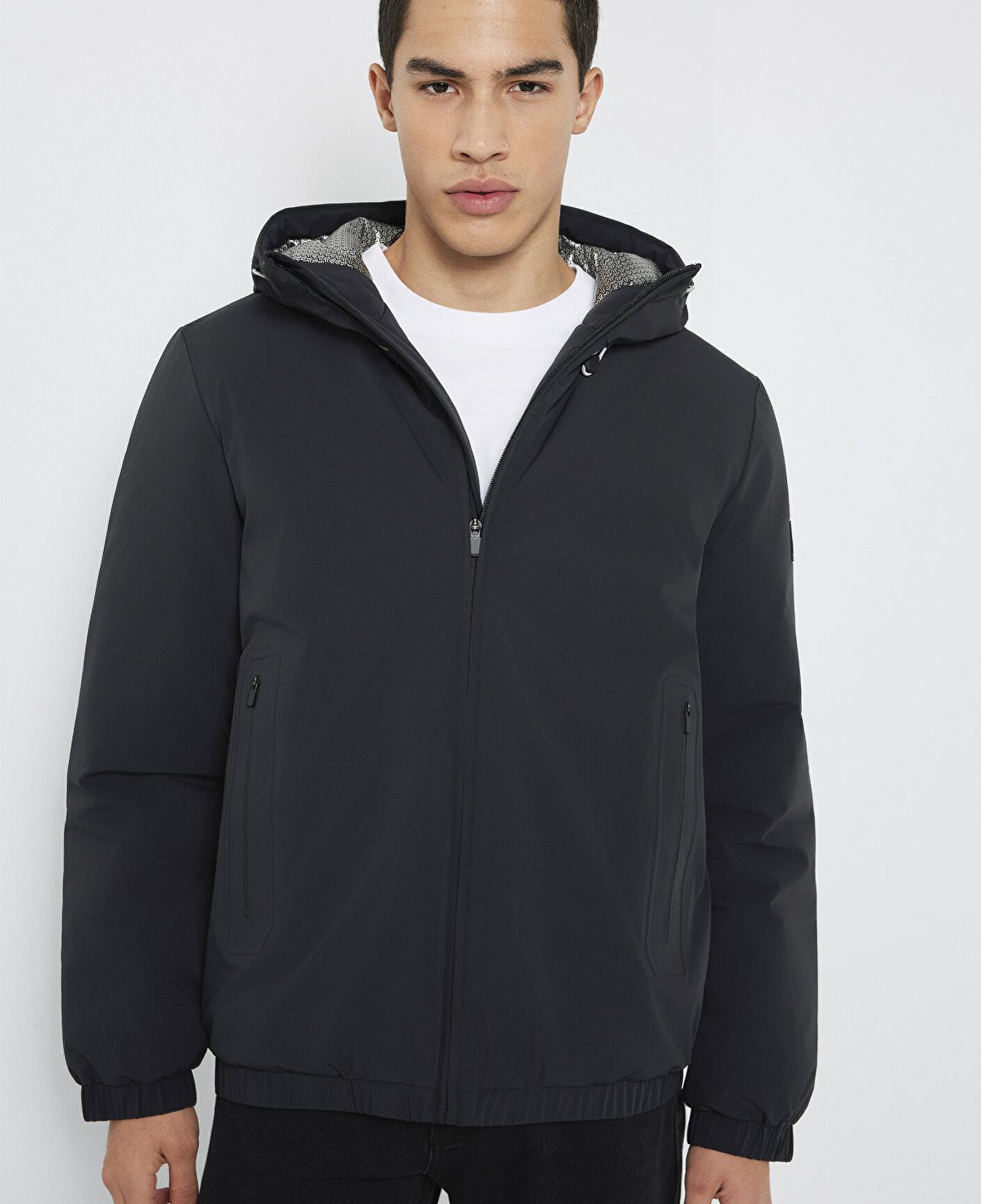 Mavi Su İtici Kapüşonlu Siyah Ceket Loose Fit / Bol Rahat Kesim 0110793-71379