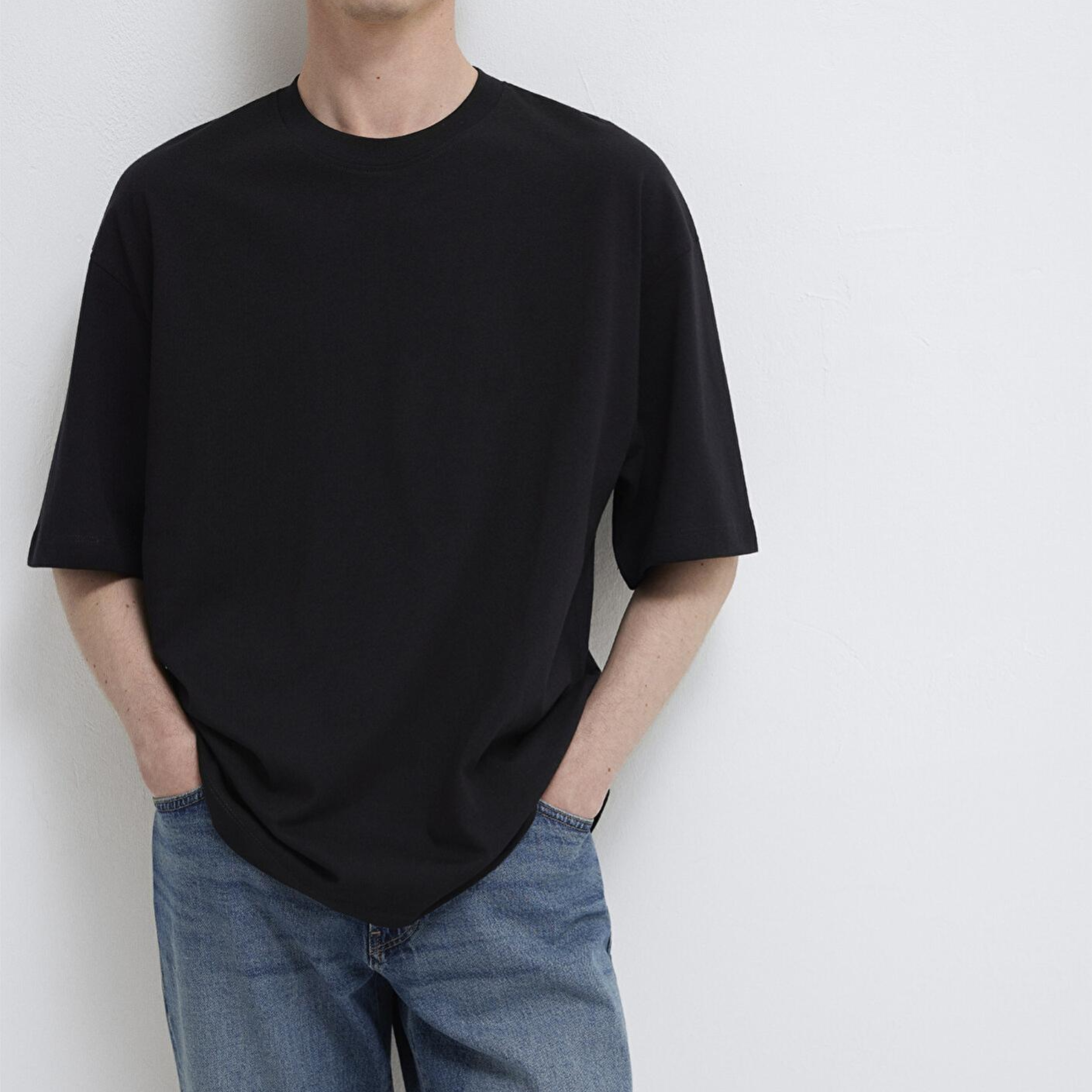 Mavi Bisiklet Yaka Siyah Basic Tişört Oversize / Geniş Kesim 0613113-900