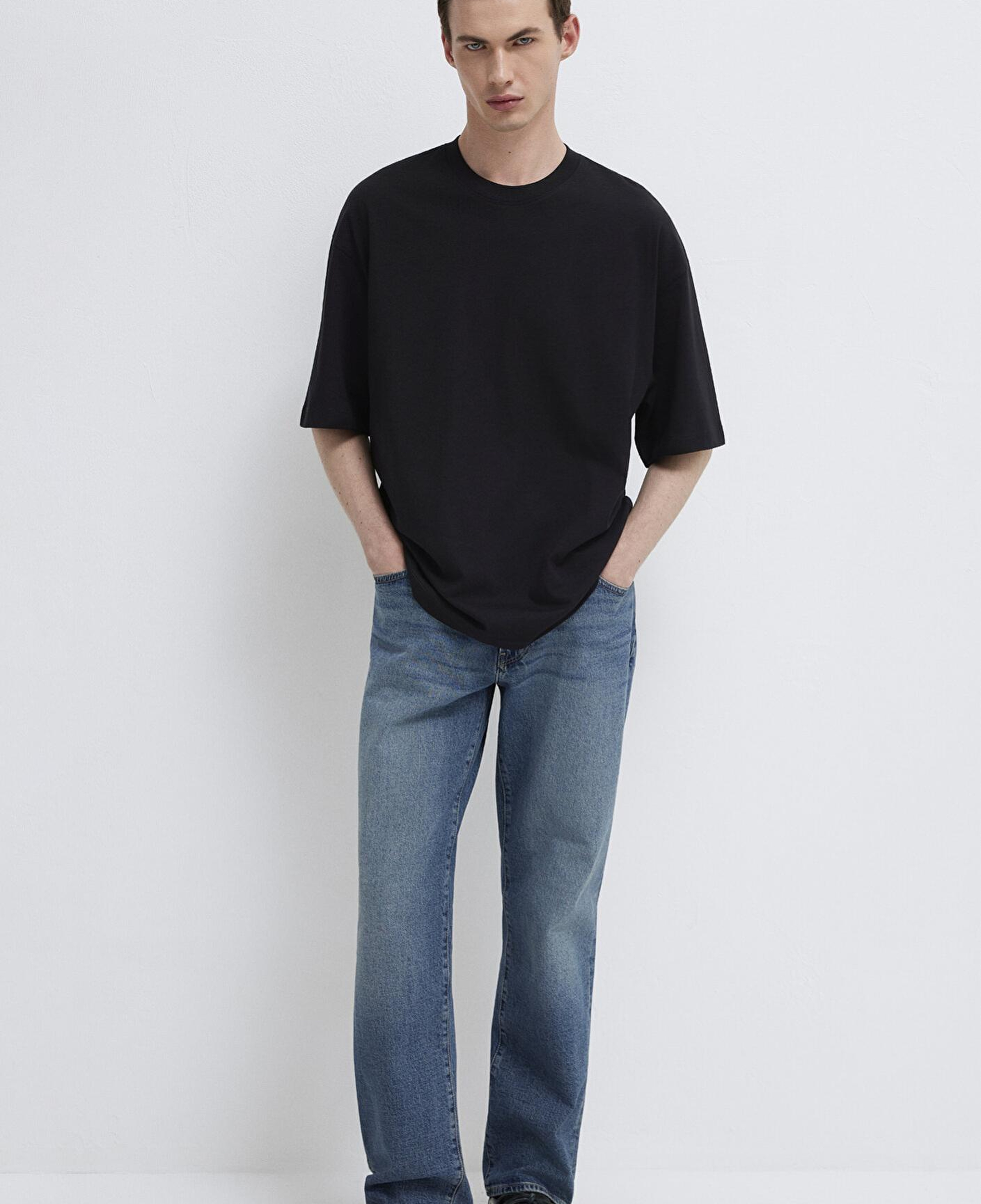 Mavi Bisiklet Yaka Siyah Basic Tişört Oversize / Geniş Kesim 0613113-900