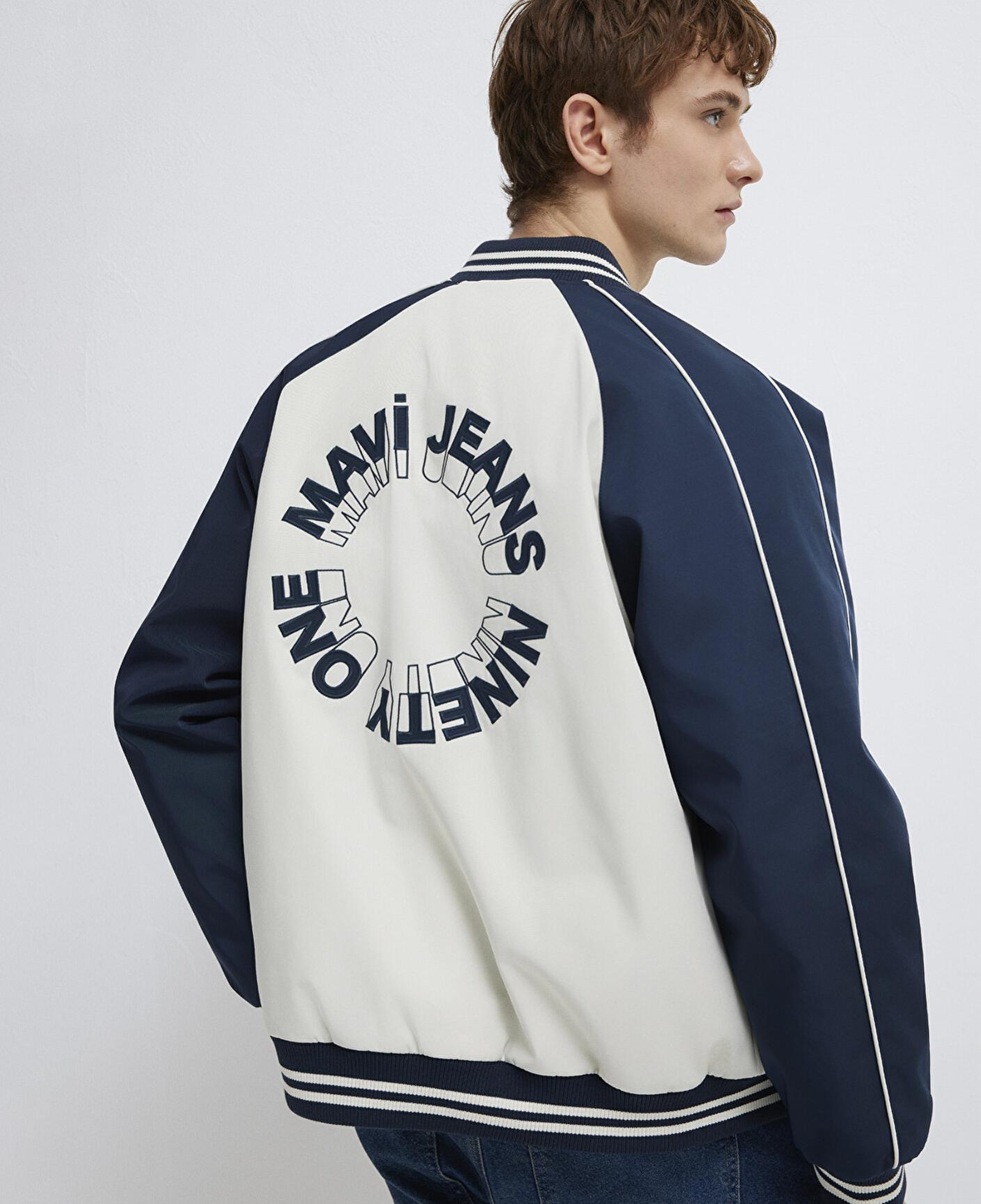 Mavi M Nakış Detaylı Ekru Ceket Loose Fit / Bol Rahat Kesim 0110768-86412