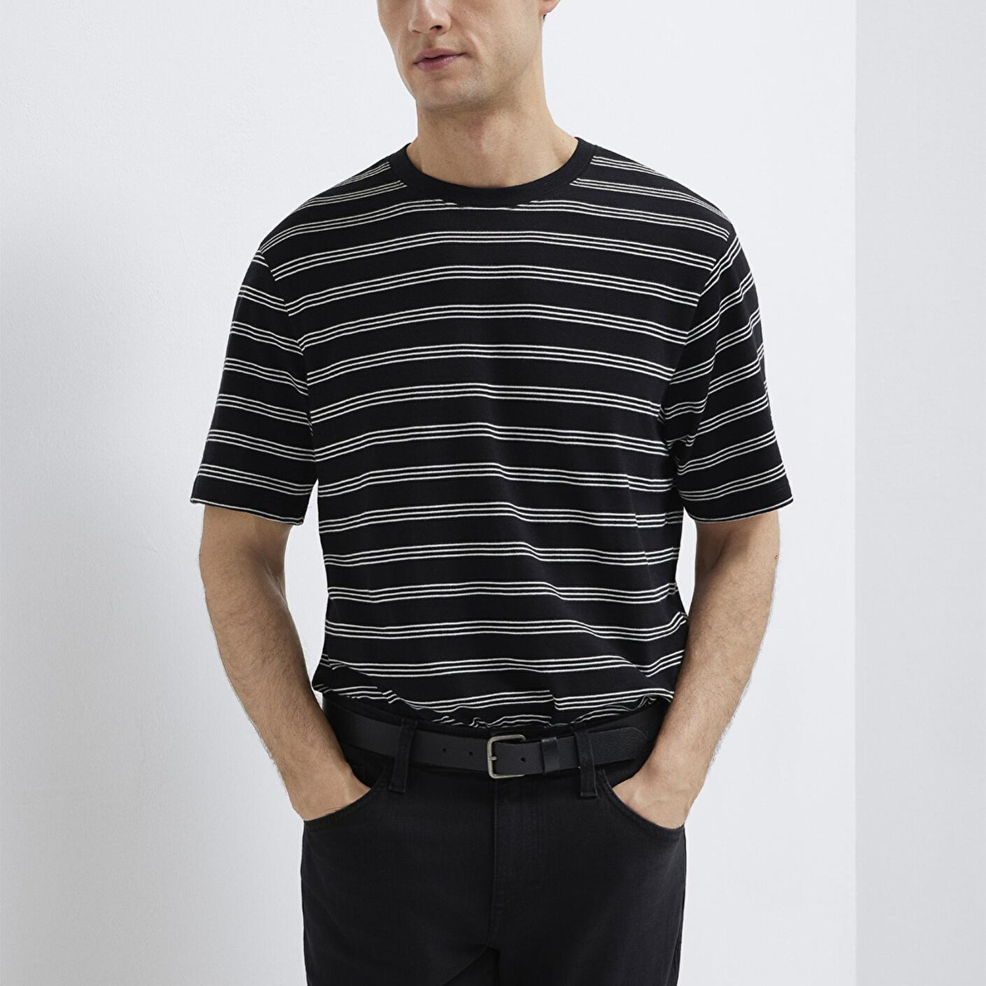 Mavi Çizgili Siyah Tişört Regular Fit / Normal Kesim 0613134-900