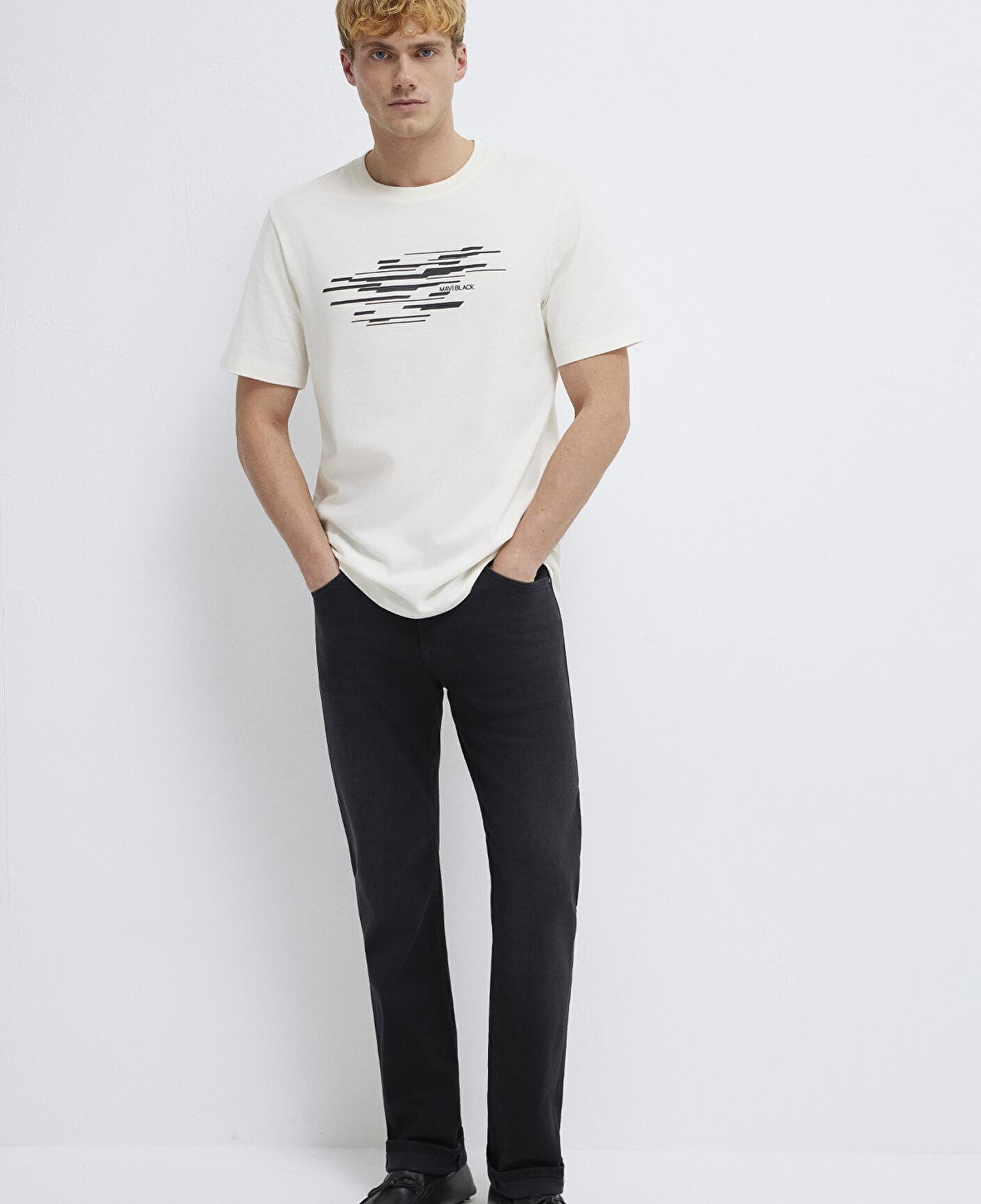 Mavi Mavi Black Ekru Tişört Regular Fit / Normal Kesim 0613131-70057