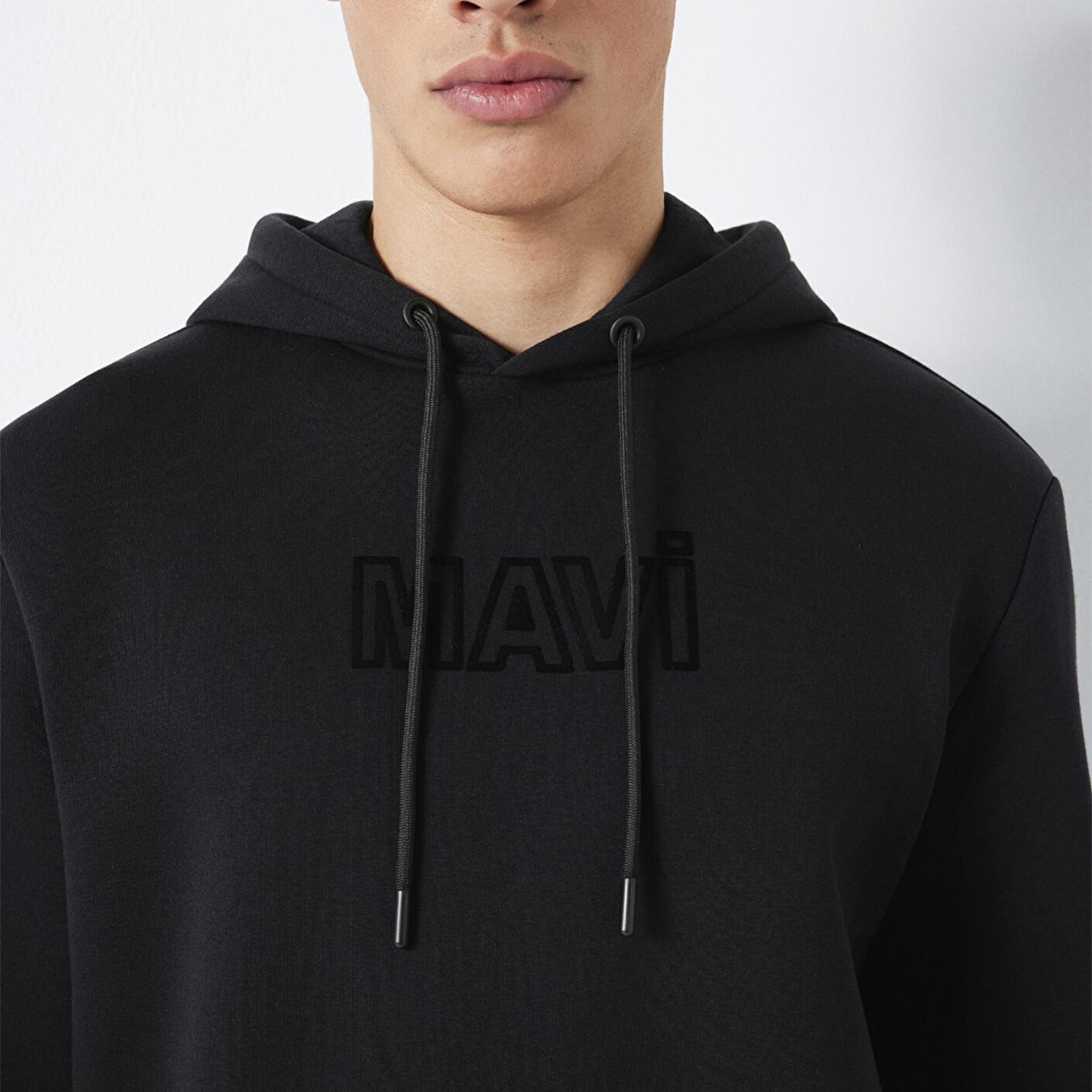 Mavi Mavi Logo Baskılı Kapüşonlu Siyah Sweatshirt 0S10549-900