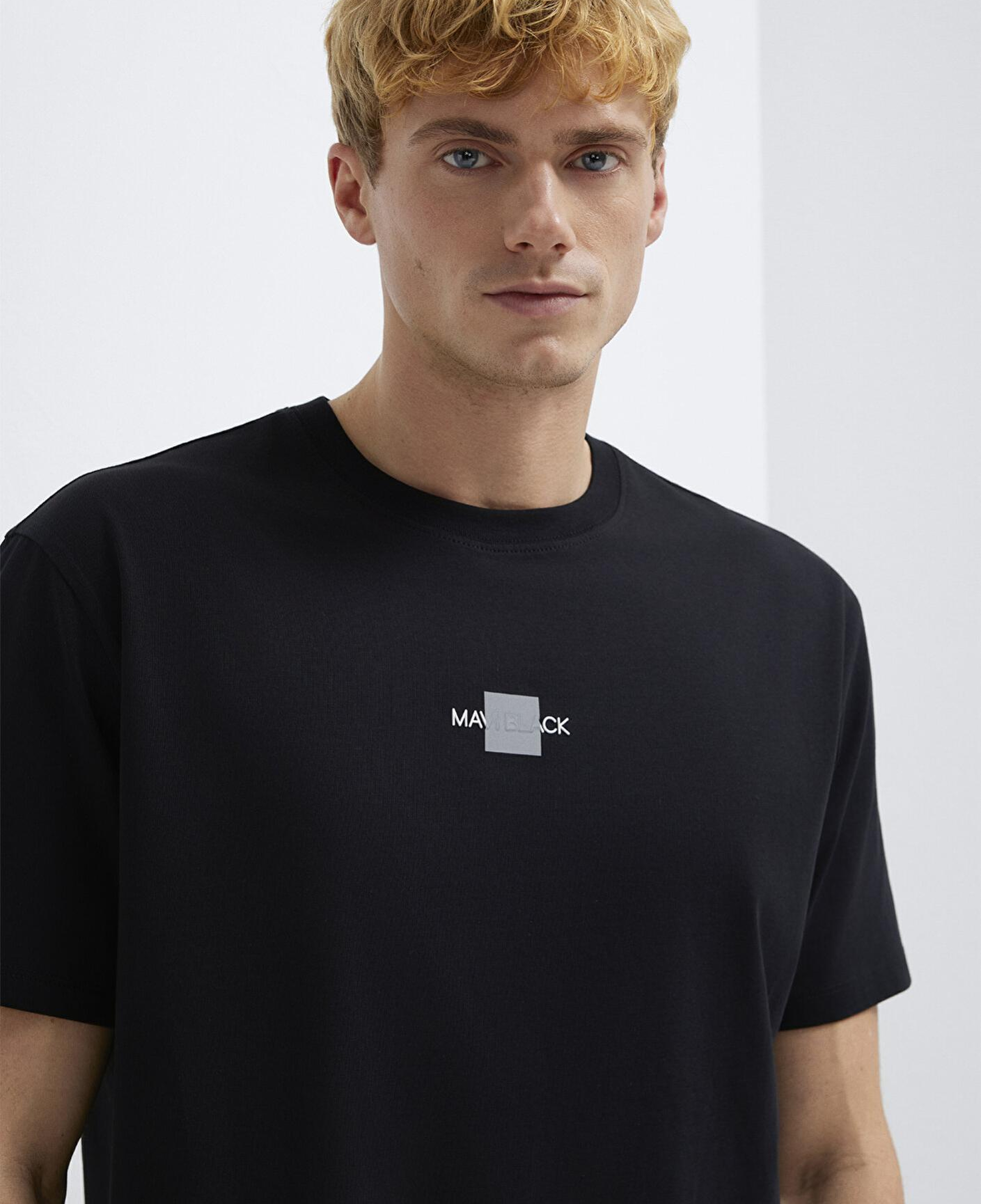 Mavi Mavi Black Reflektörlü Siyah Tişört Loose Fit / Bol Rahat Kesim 0613132-900