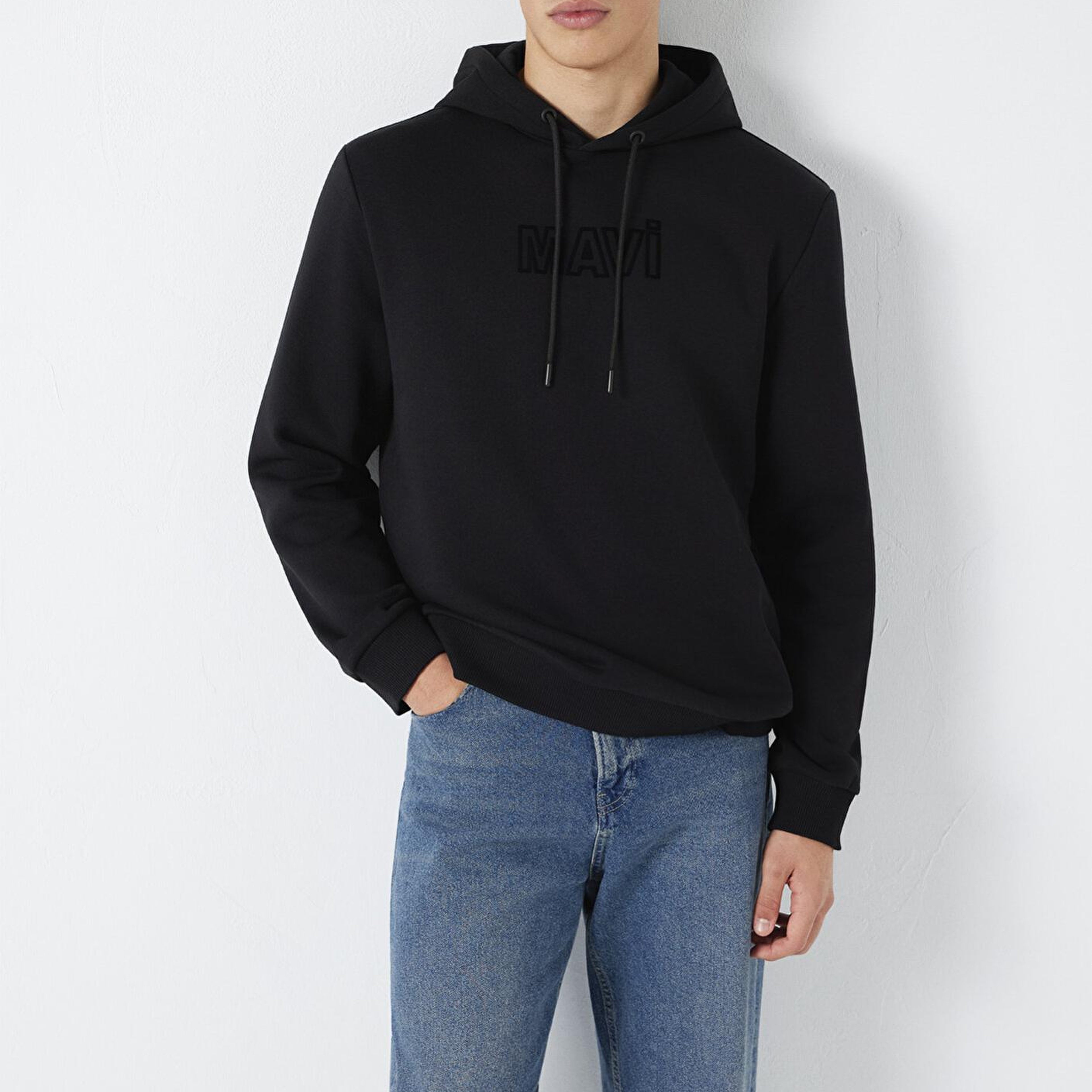 Mavi Mavi Logo Baskılı Kapüşonlu Siyah Sweatshirt 0S10549-900