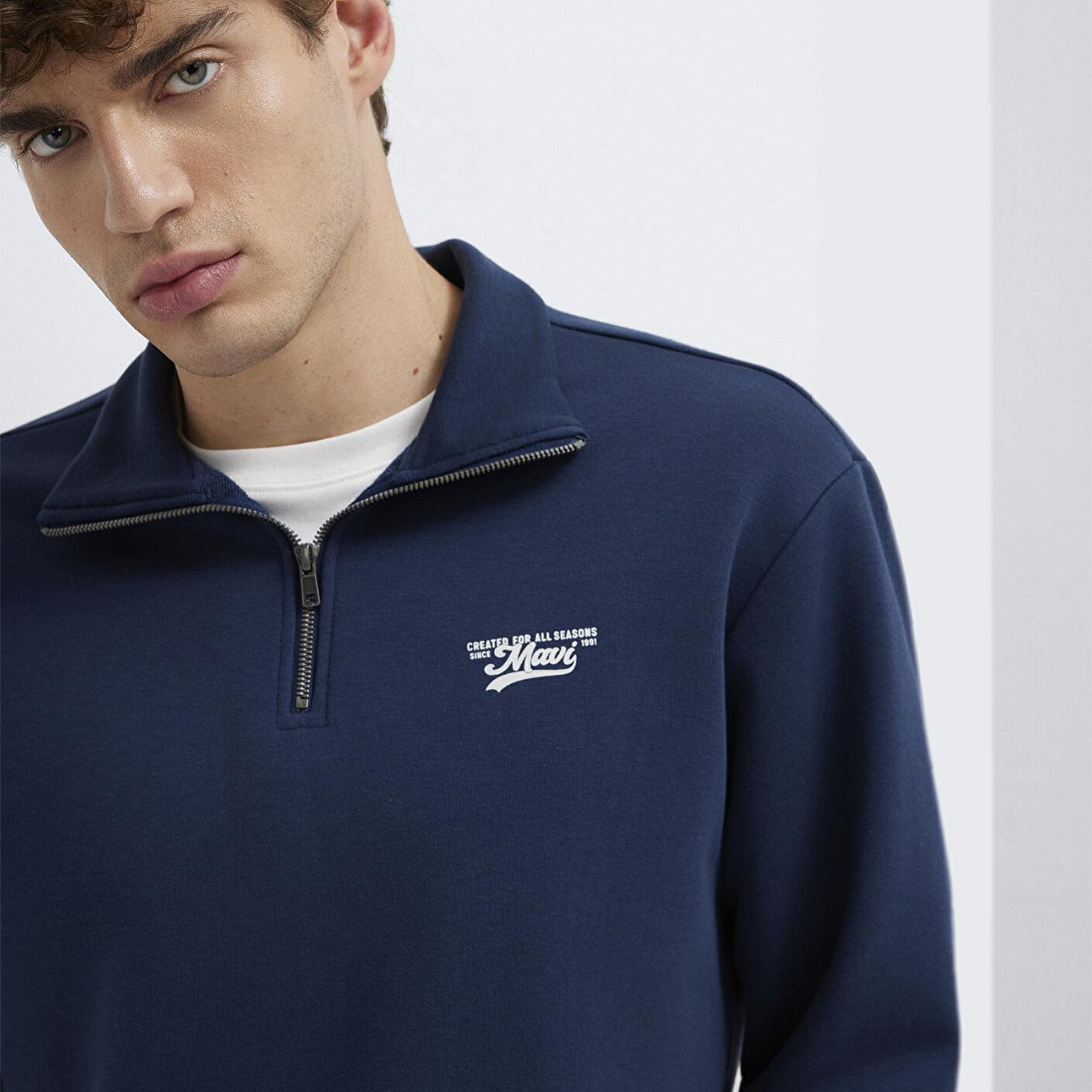 Mavi Yarı Fermuarlı Lacivert Sweatshirt 0S10465-70497