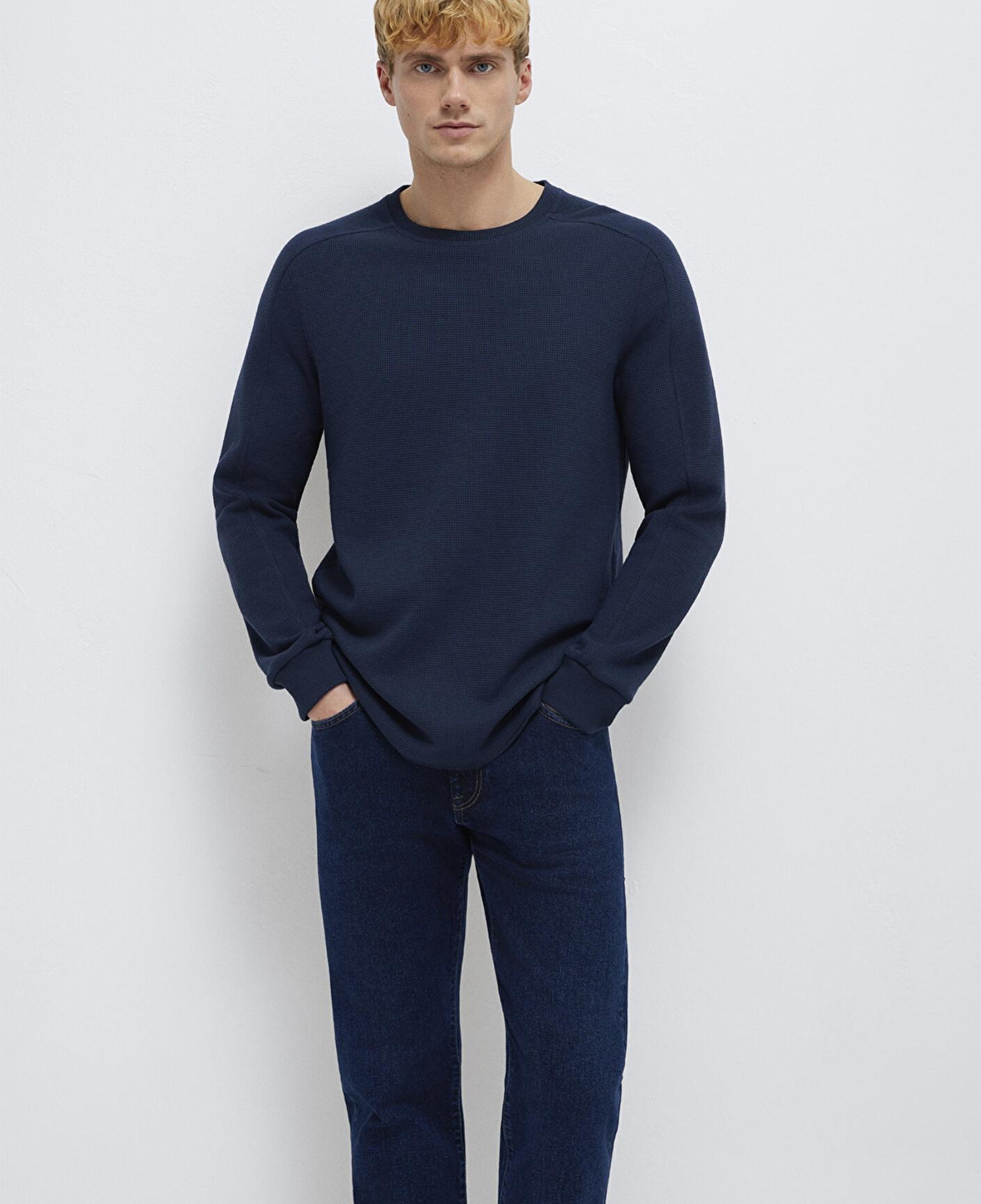 Mavi Uzun Kollu Dokulu Lacivert Basic Tişört Slim Fit / Dar Kesim 0610106-70490