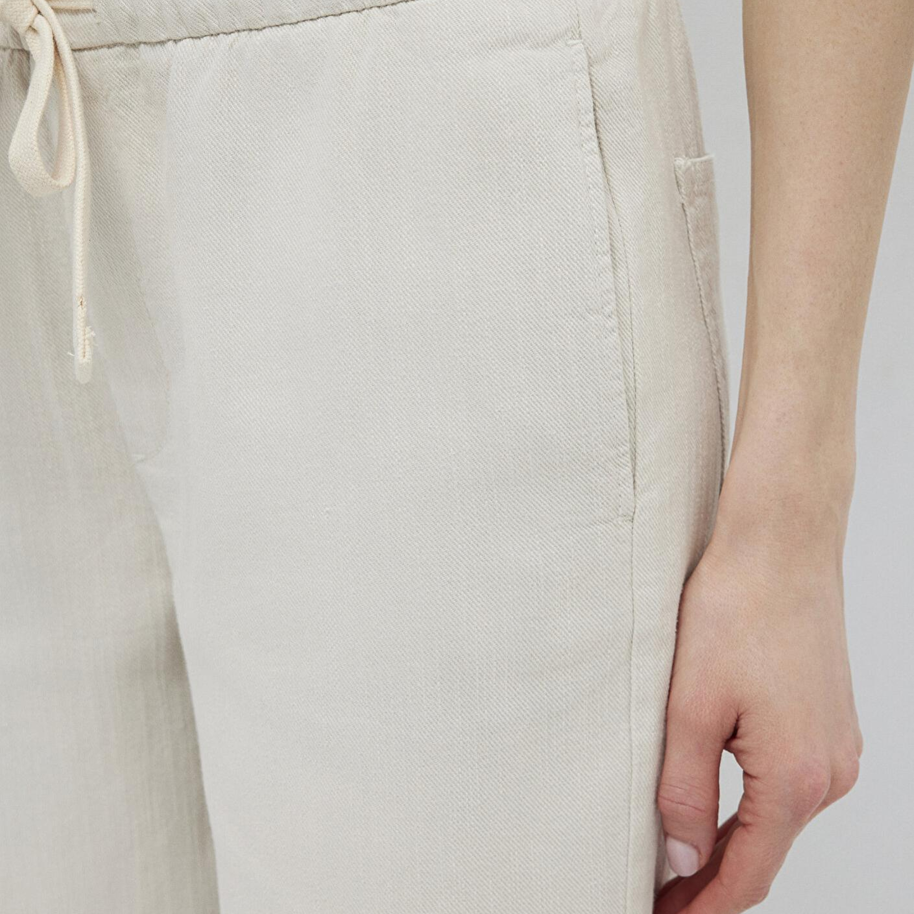 Mavi Bağcık Detaylı Bej Pantolon 1011203-35043