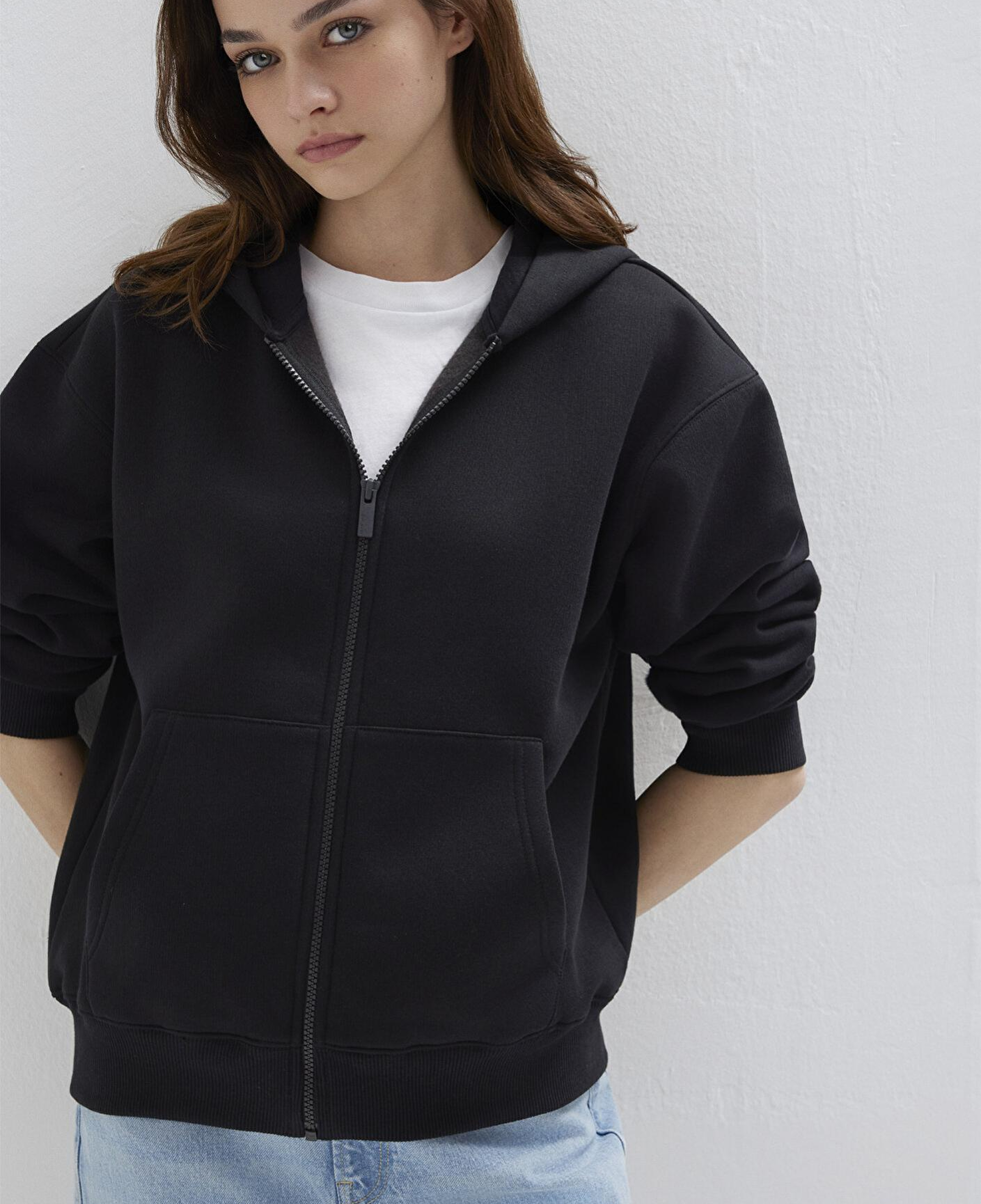 Mavi Mavi Logo Nakış Detaylı Kapüşonlu Siyah Sweatshirt 1S10532-900