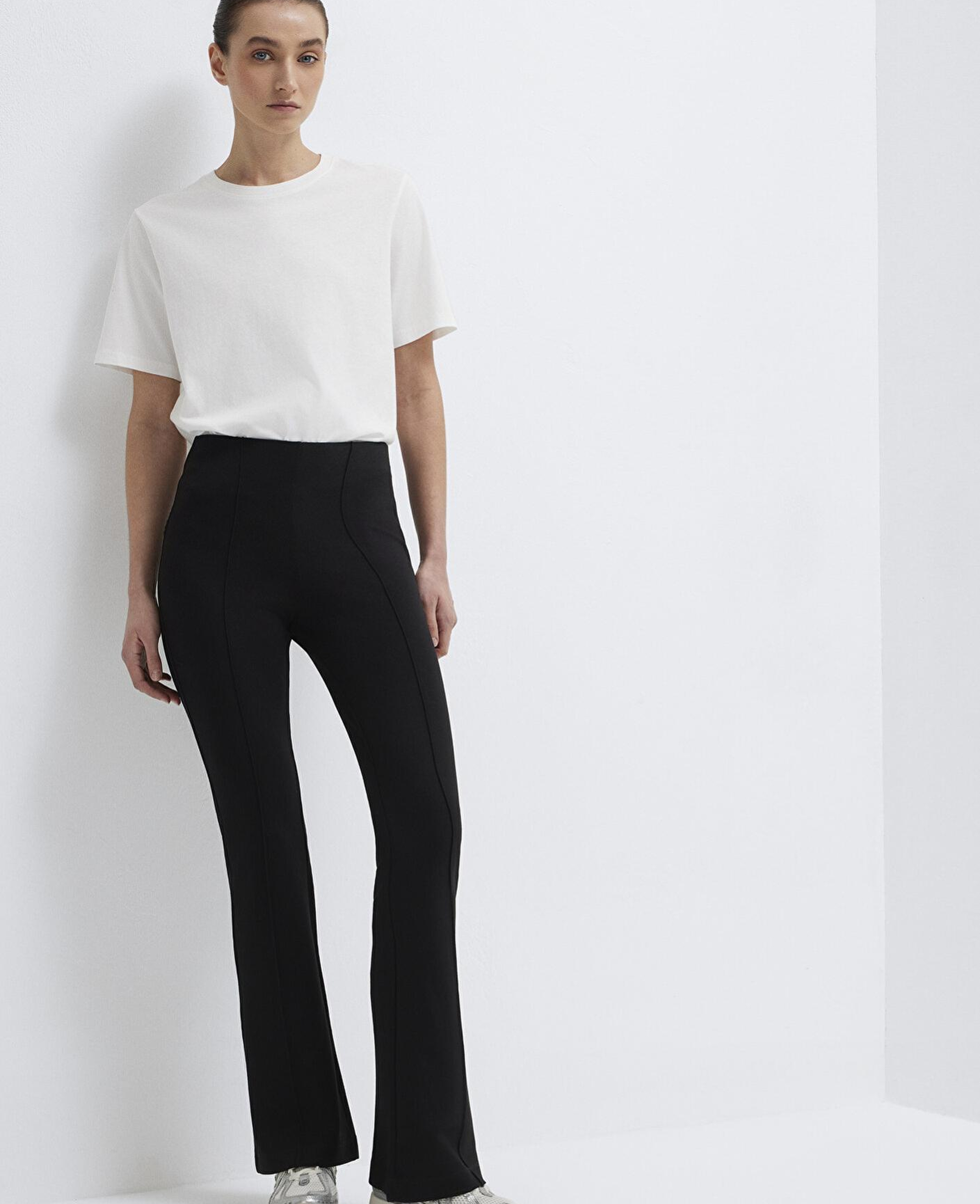 Mavi İspanyol Paça Siyah Eşofman Altı 1011175-900