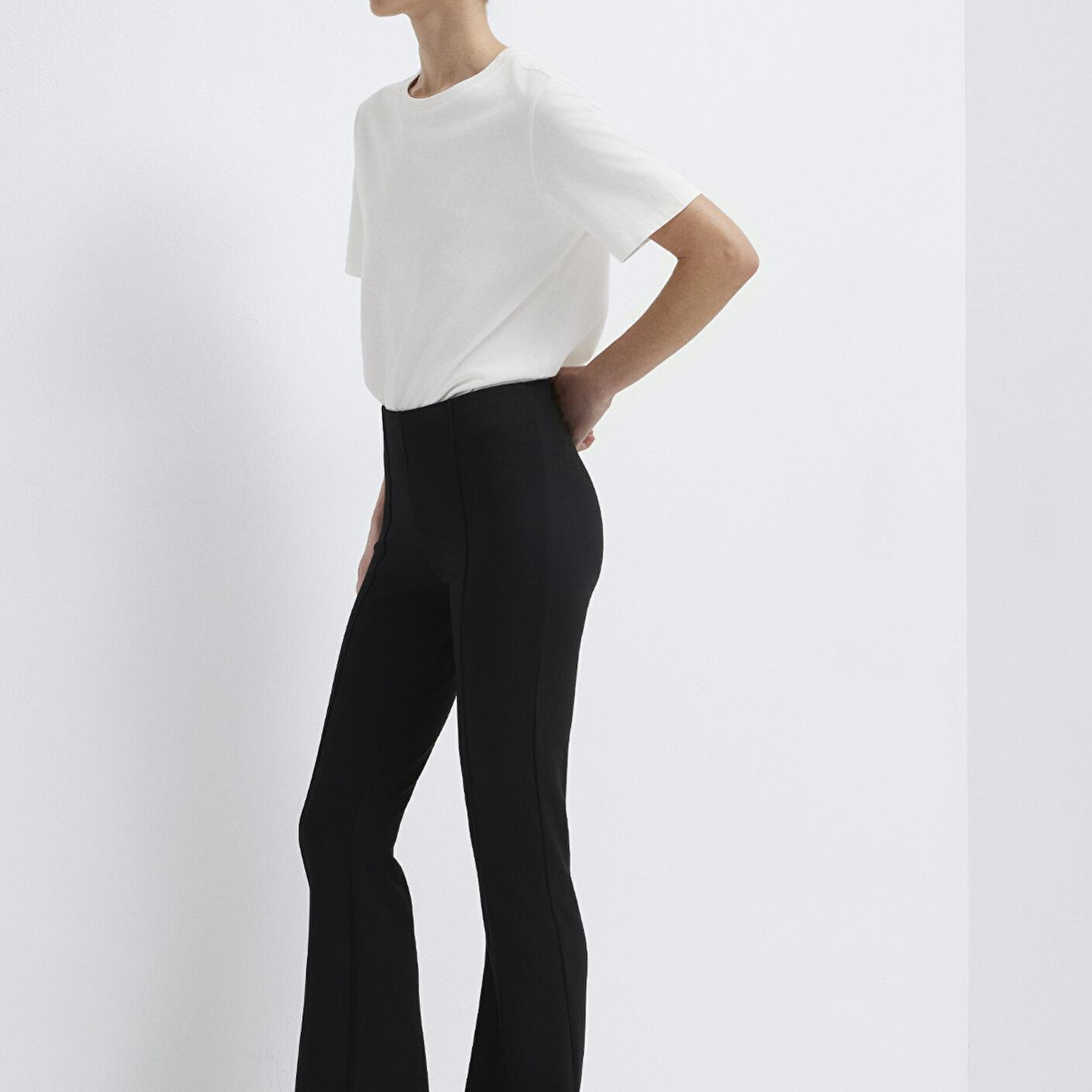 Mavi İspanyol Paça Siyah Eşofman Altı 1011175-900