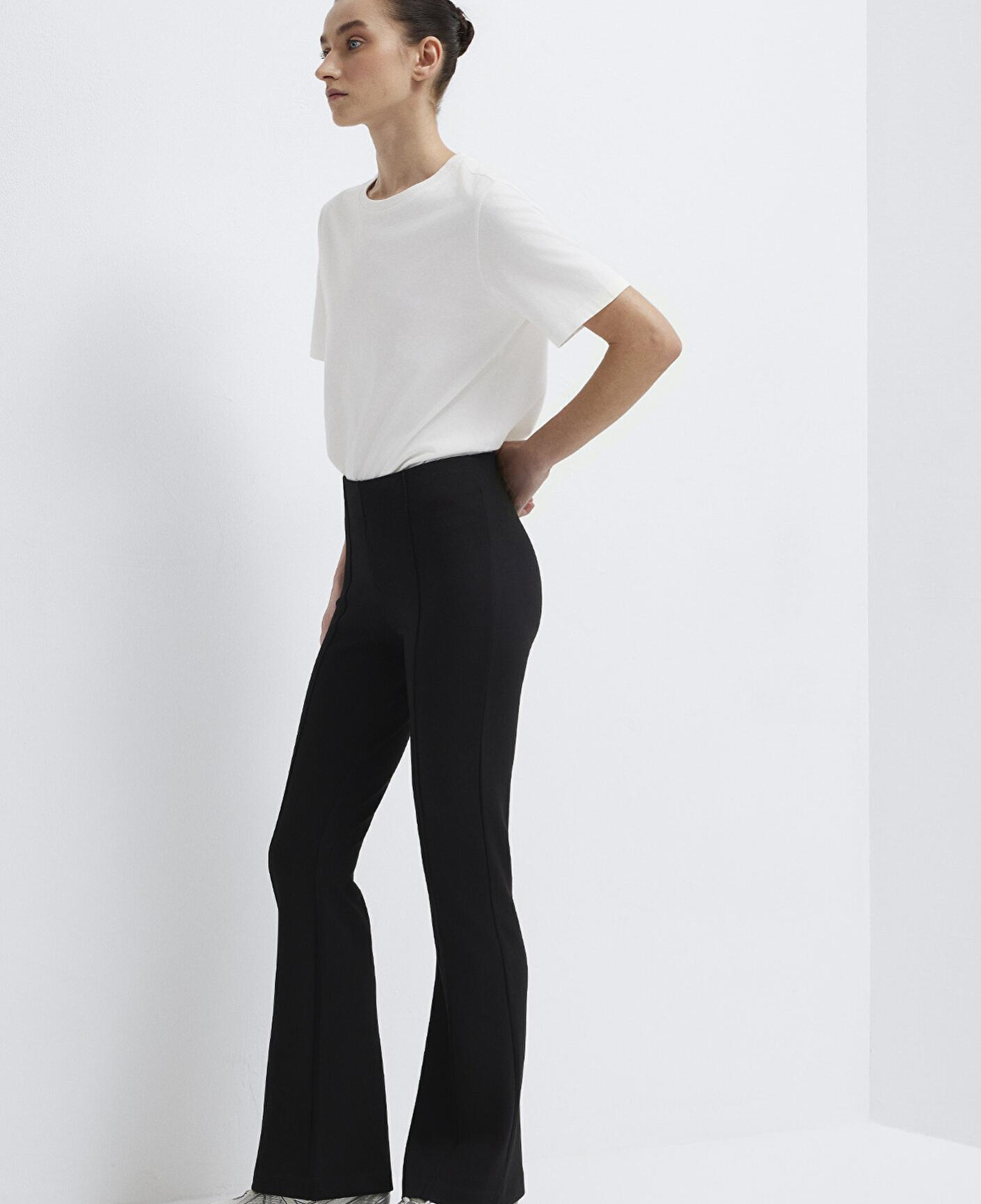 Mavi İspanyol Paça Siyah Eşofman Altı 1011175-900