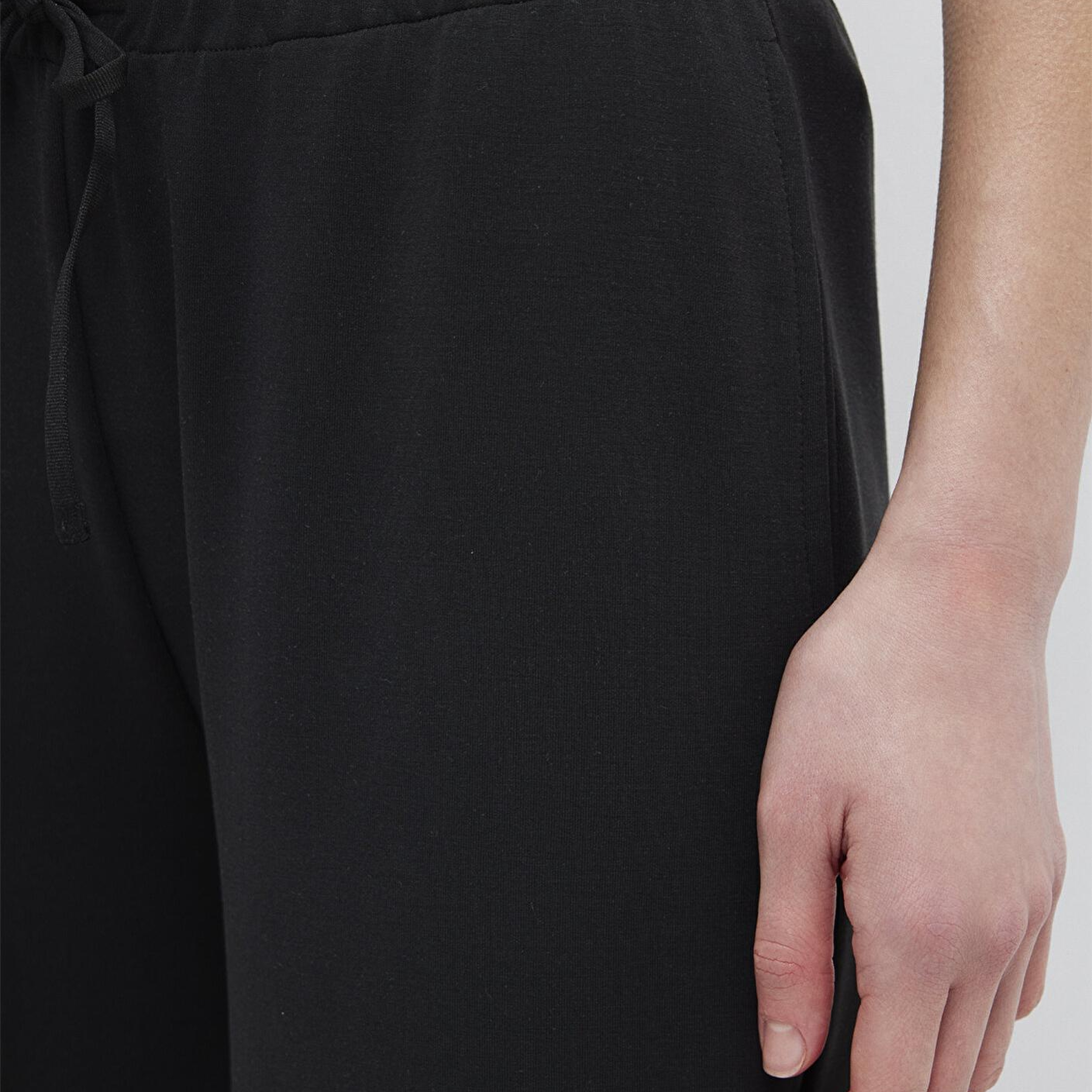 Mavi Geniş Paça Siyah Eşofman Altı 1011177-900