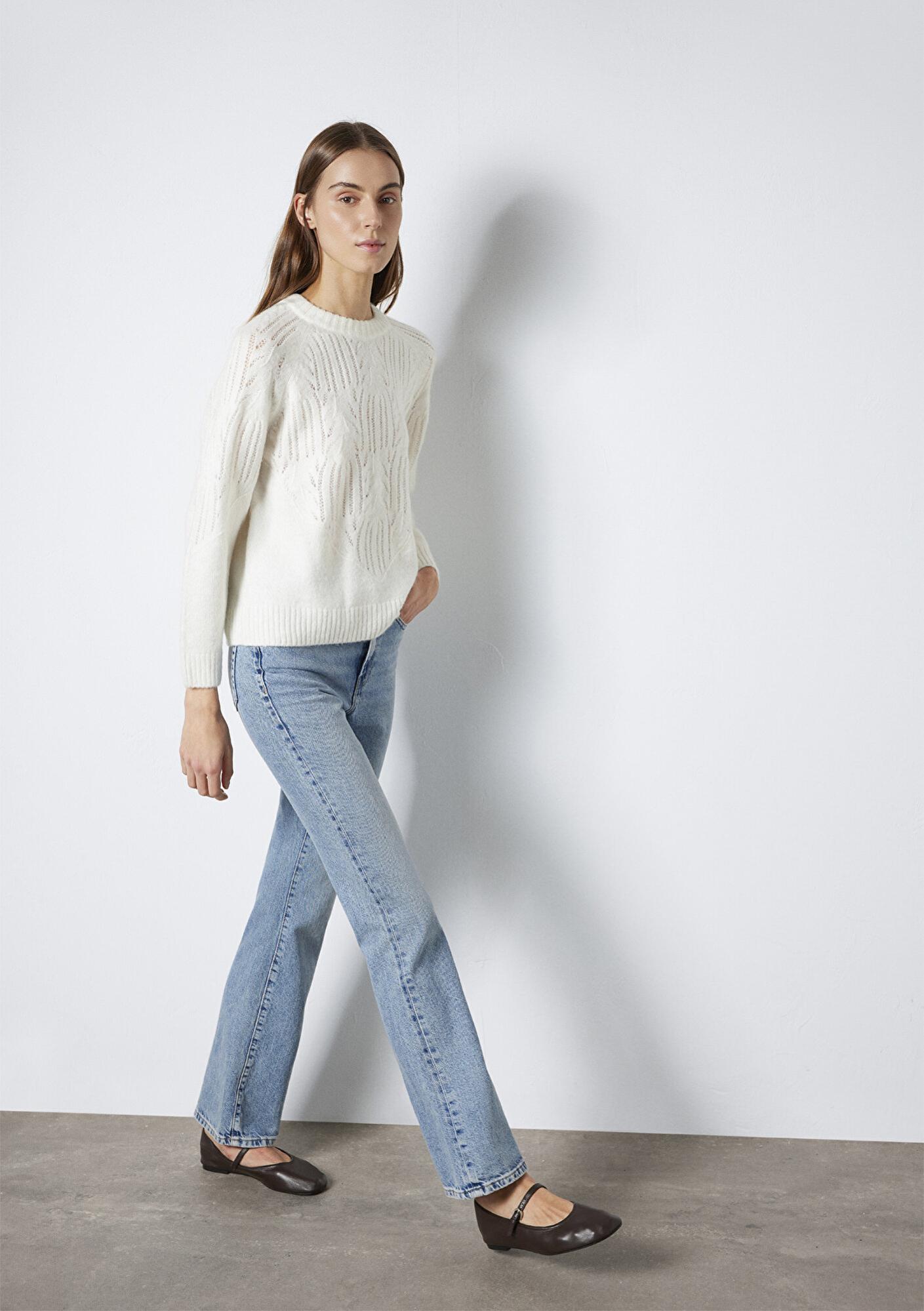 Mavi Örme Detaylı Ekru Kazak Loose Fit / Bol Rahat Kesim 1710852-70057