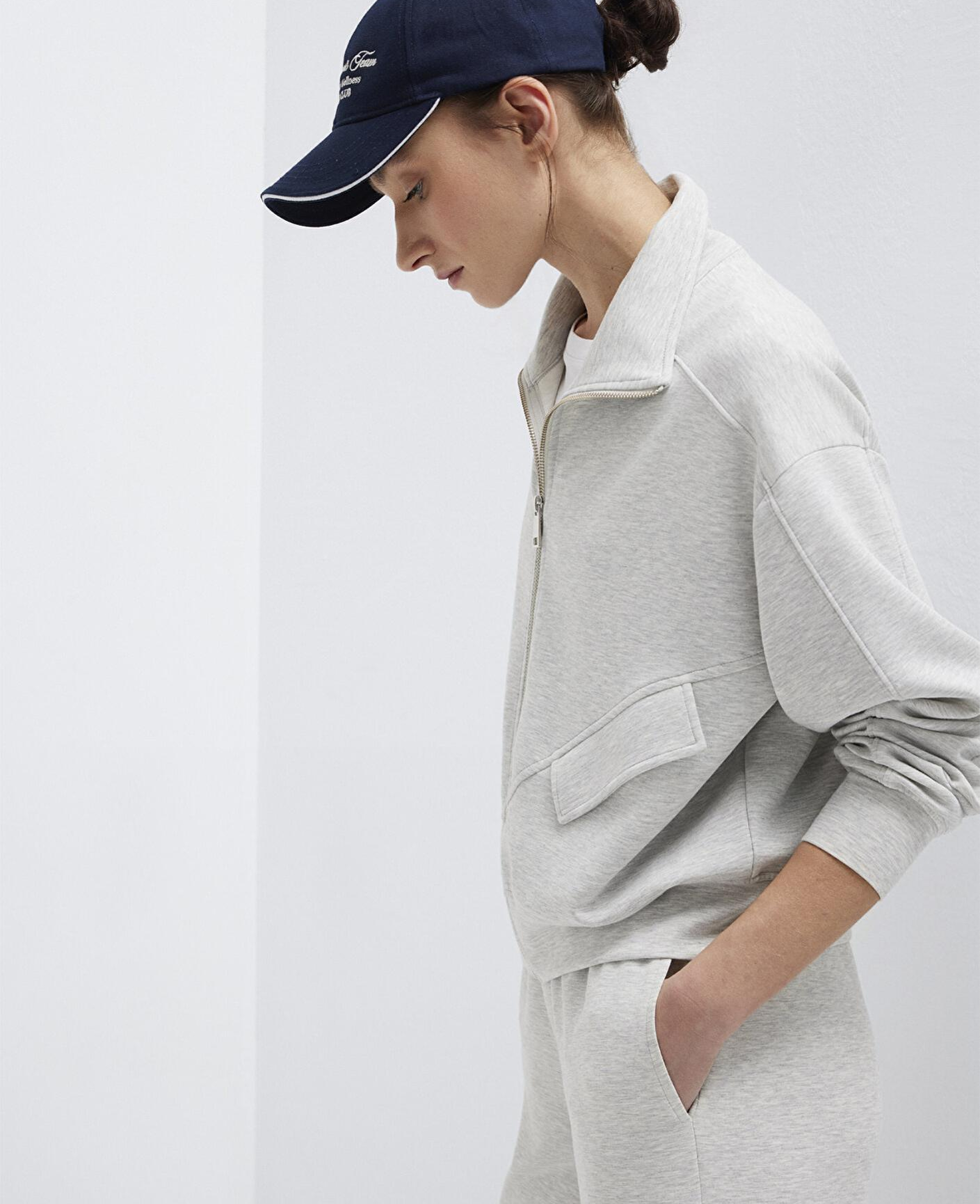 Mavi Dik Yaka Fermuarlı Gri Sweatshirt 1S10506-83096