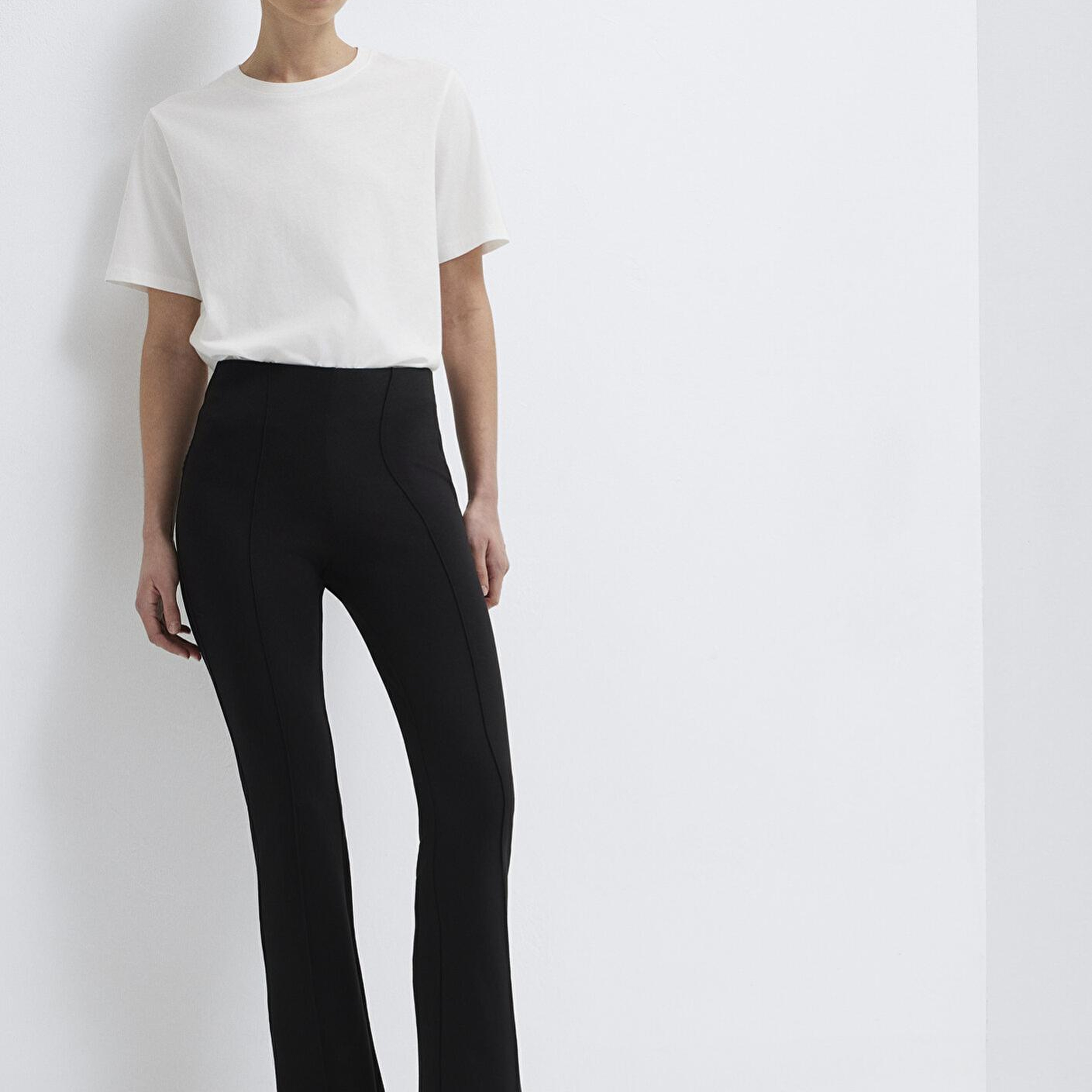 Mavi İspanyol Paça Siyah Eşofman Altı 1011175-900