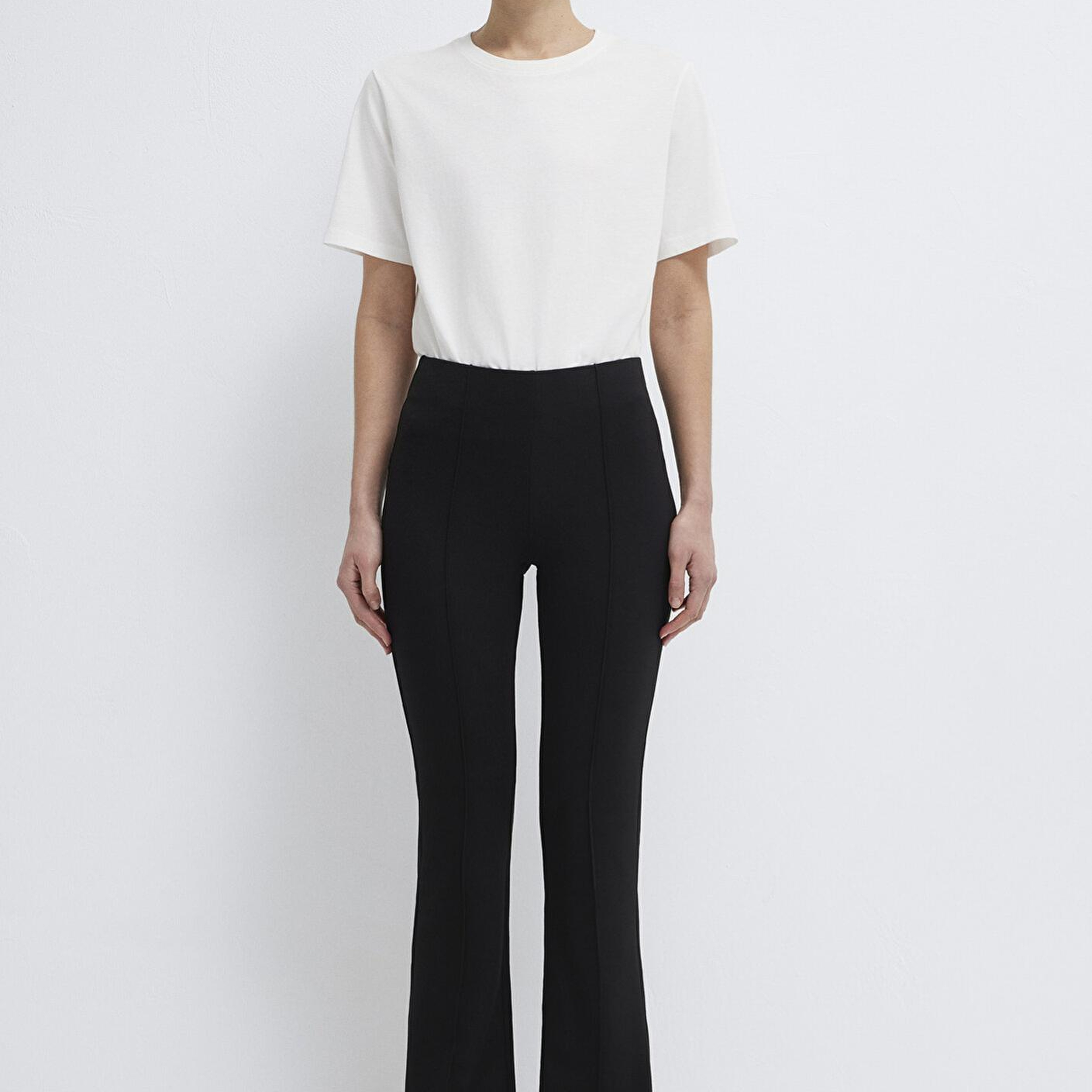 Mavi İspanyol Paça Siyah Eşofman Altı 1011175-900