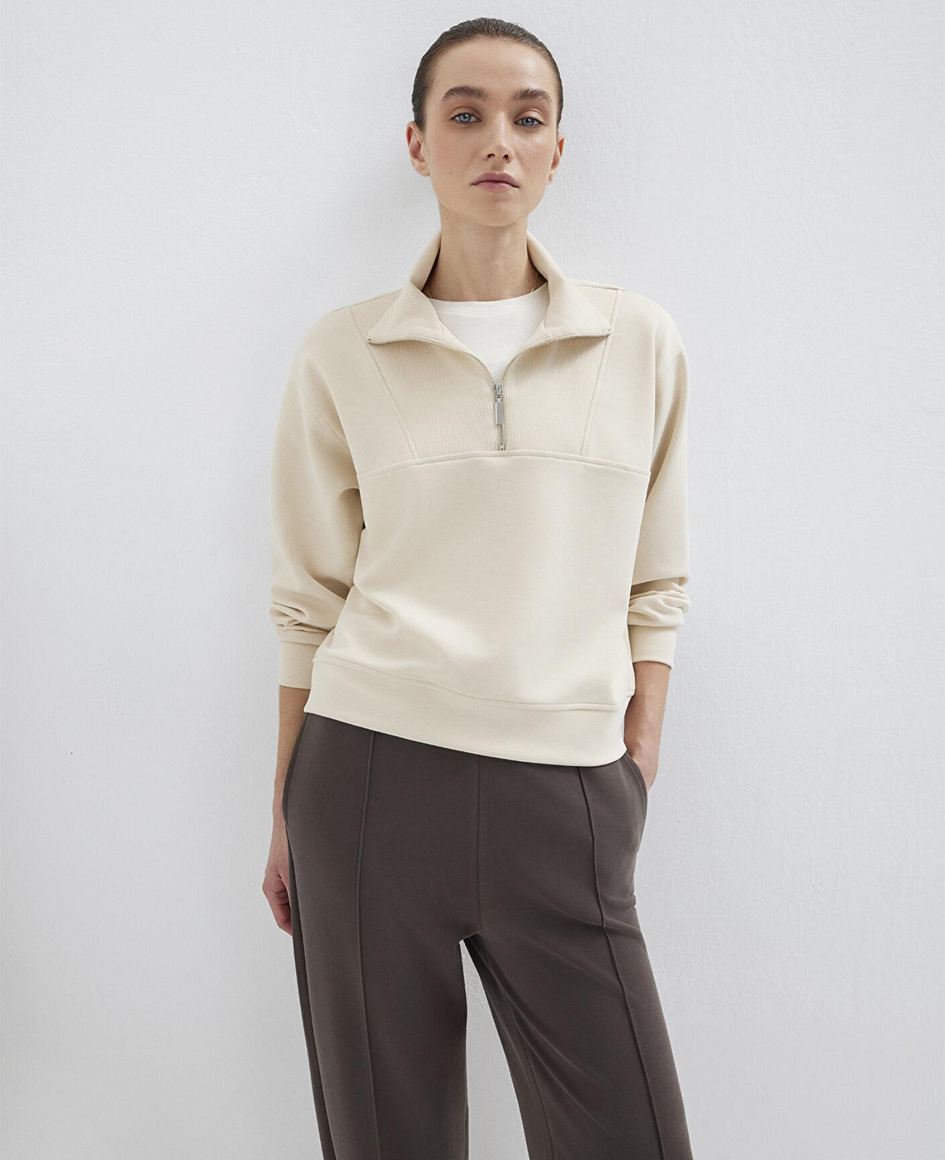 Mavi Yarı Fermuarlı Ekru (TENCEL™) Sweatshirt 1S10488-70005