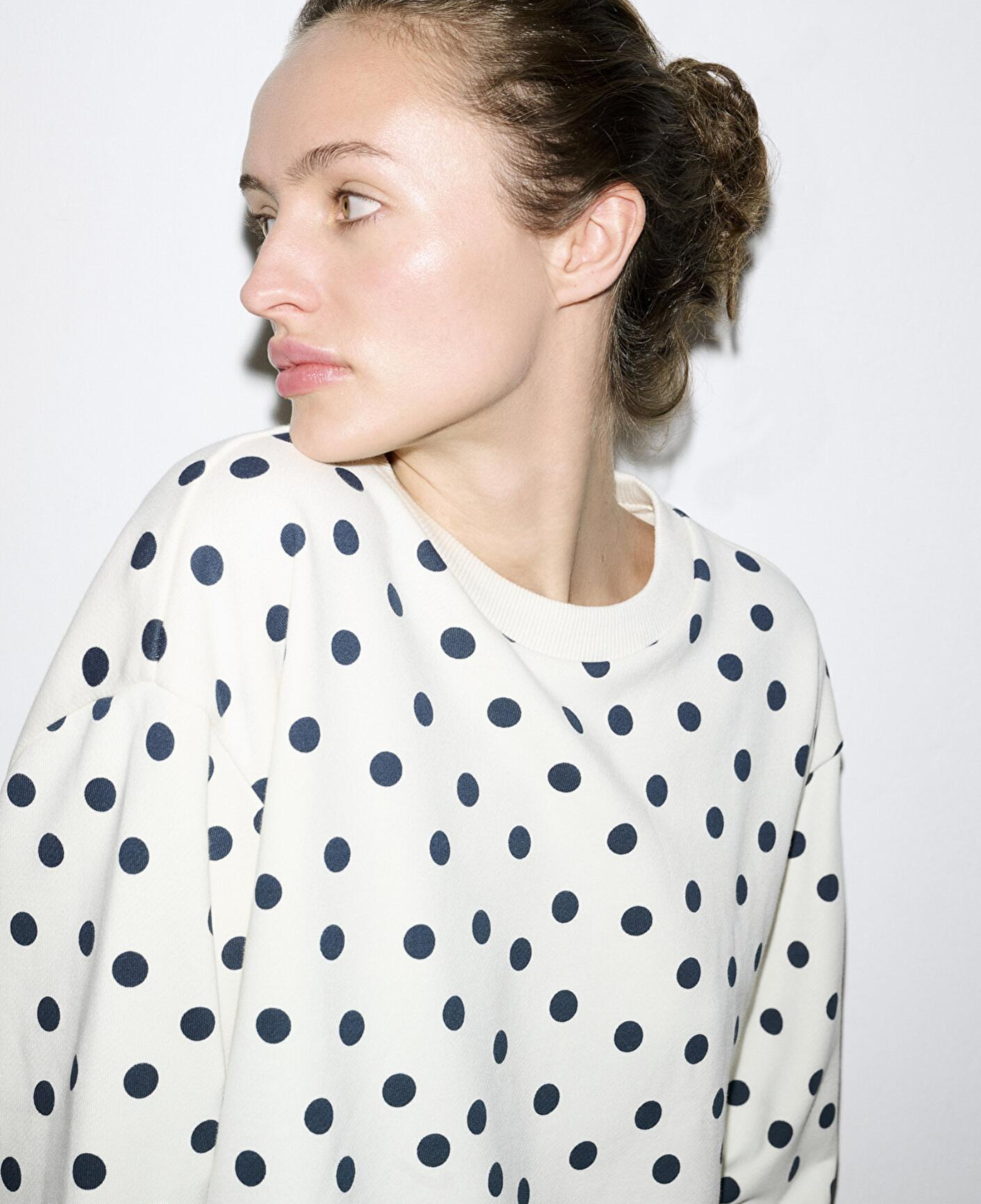 Mavi Lacivert Puantiyeli Ekru Sweatshirt 1S10534-91576