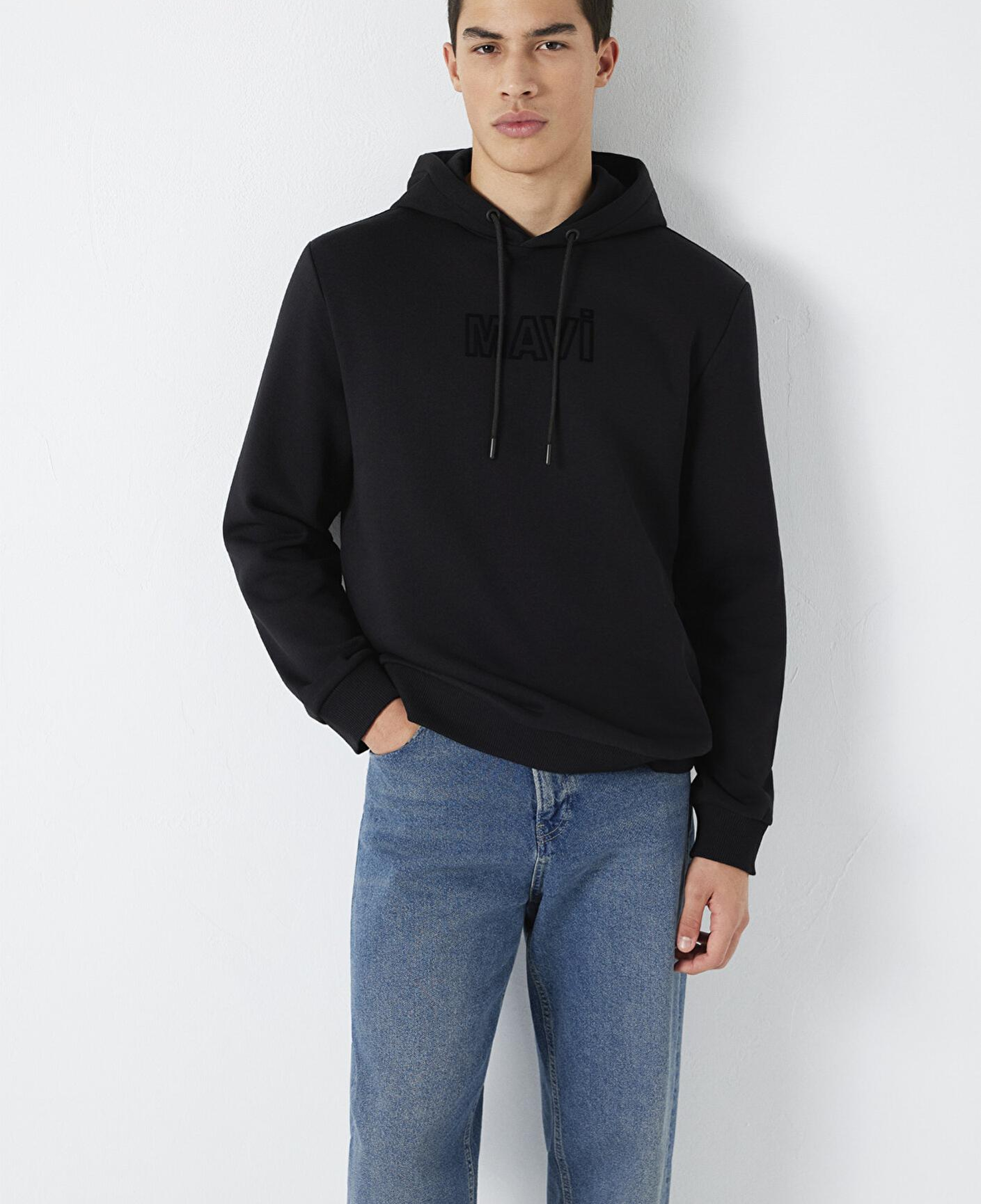 Mavi Mavi Logo Baskılı Kapüşonlu Siyah Sweatshirt 0S10549-900