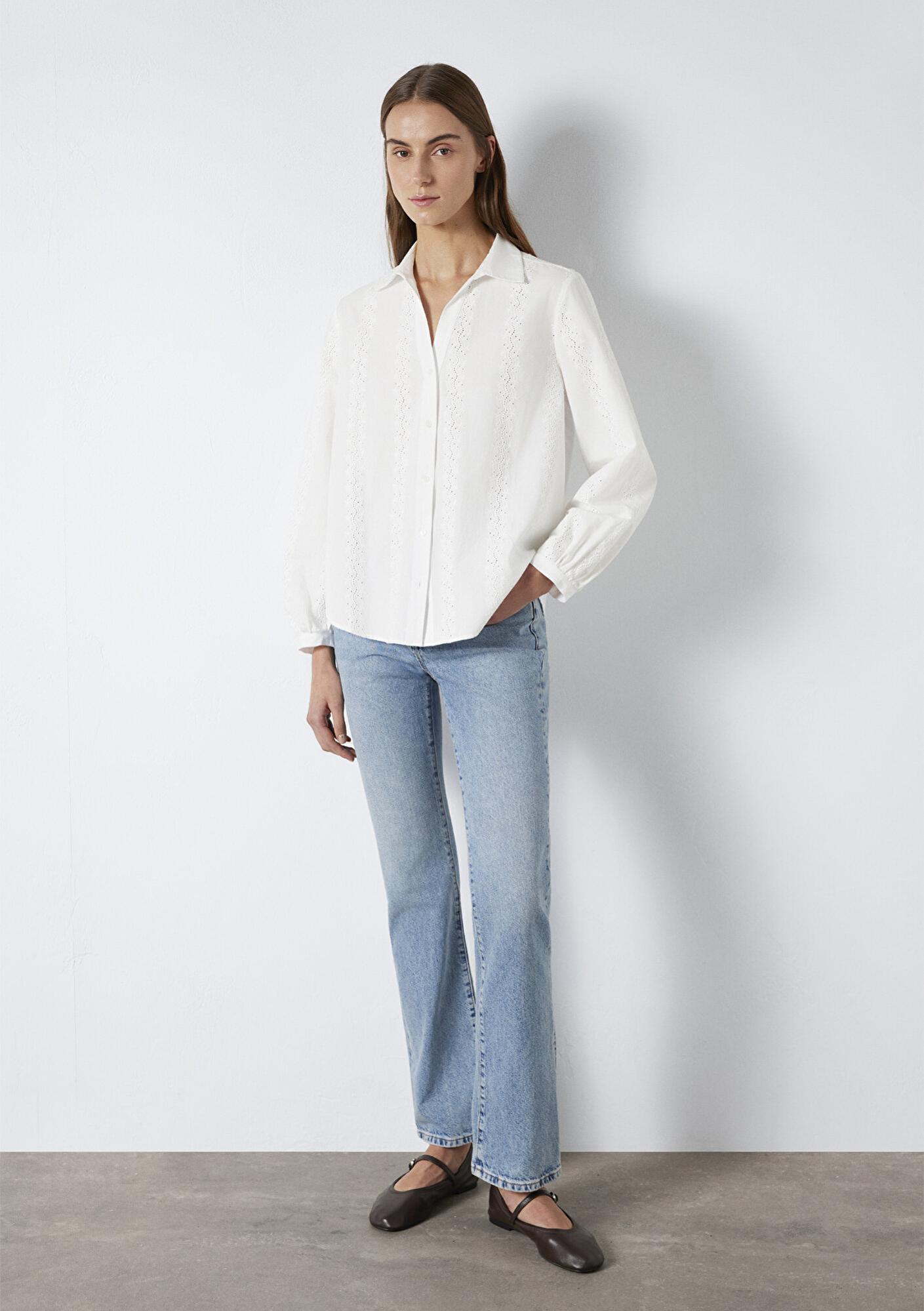 Mavi Nakış Detaylı Beyaz Gömlek Regular Fit / Normal Kesim 1211380-70057