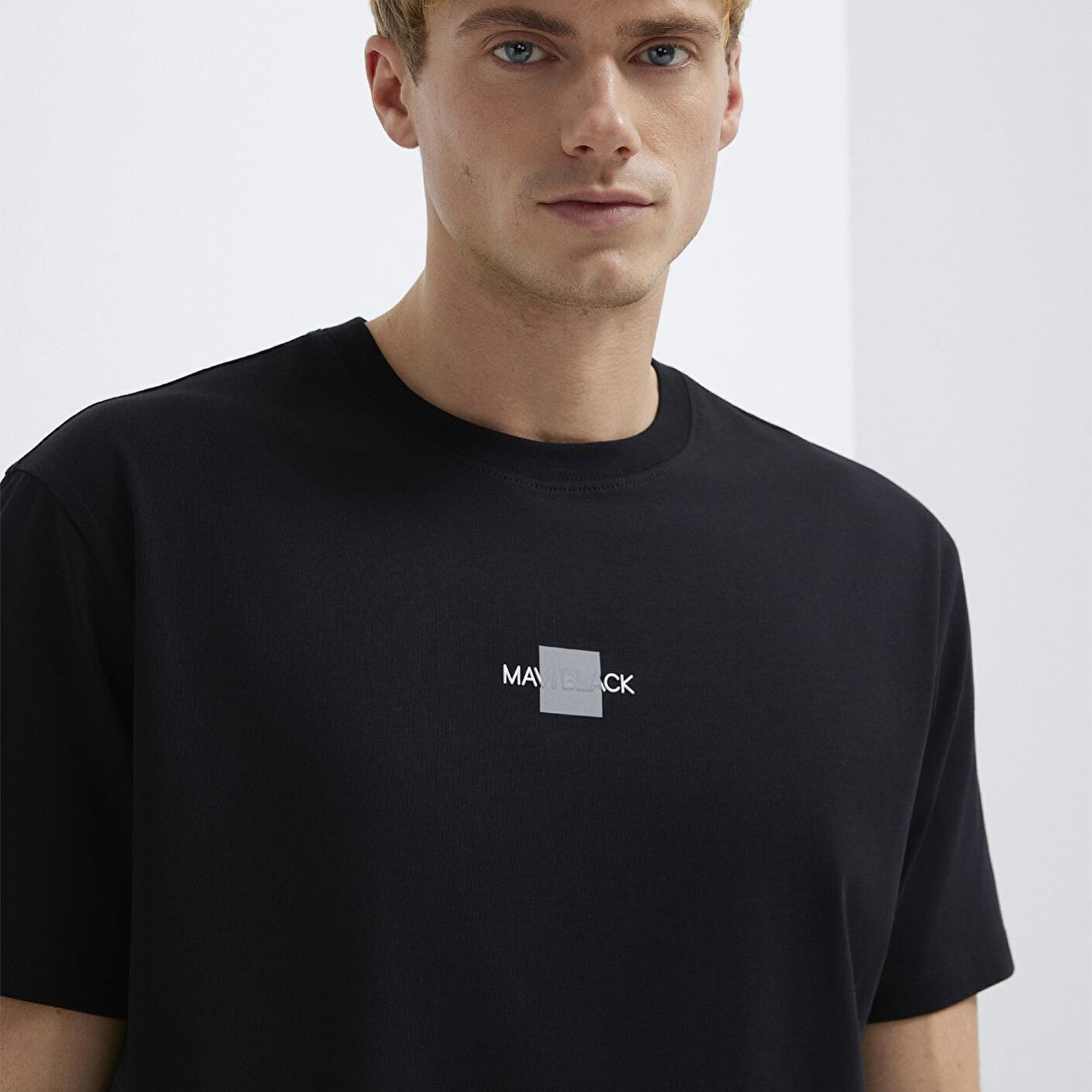 Mavi Mavi Black Reflektörlü Siyah Tişört Loose Fit / Bol Rahat Kesim 0613132-900