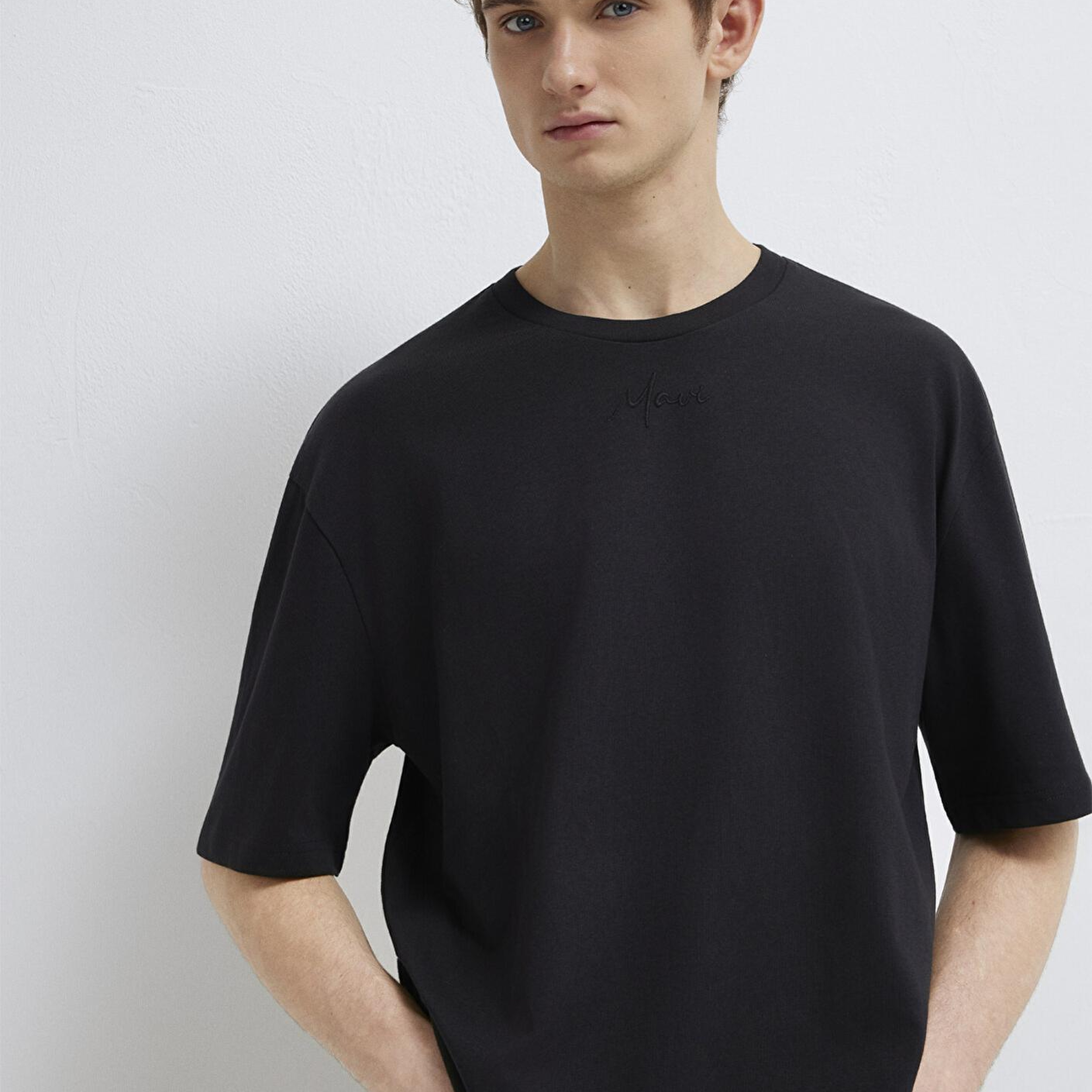 Mavi Mavi Nakışlı Siyah Tişört Relaxed Fit / Rahat Kesim 0613130-900