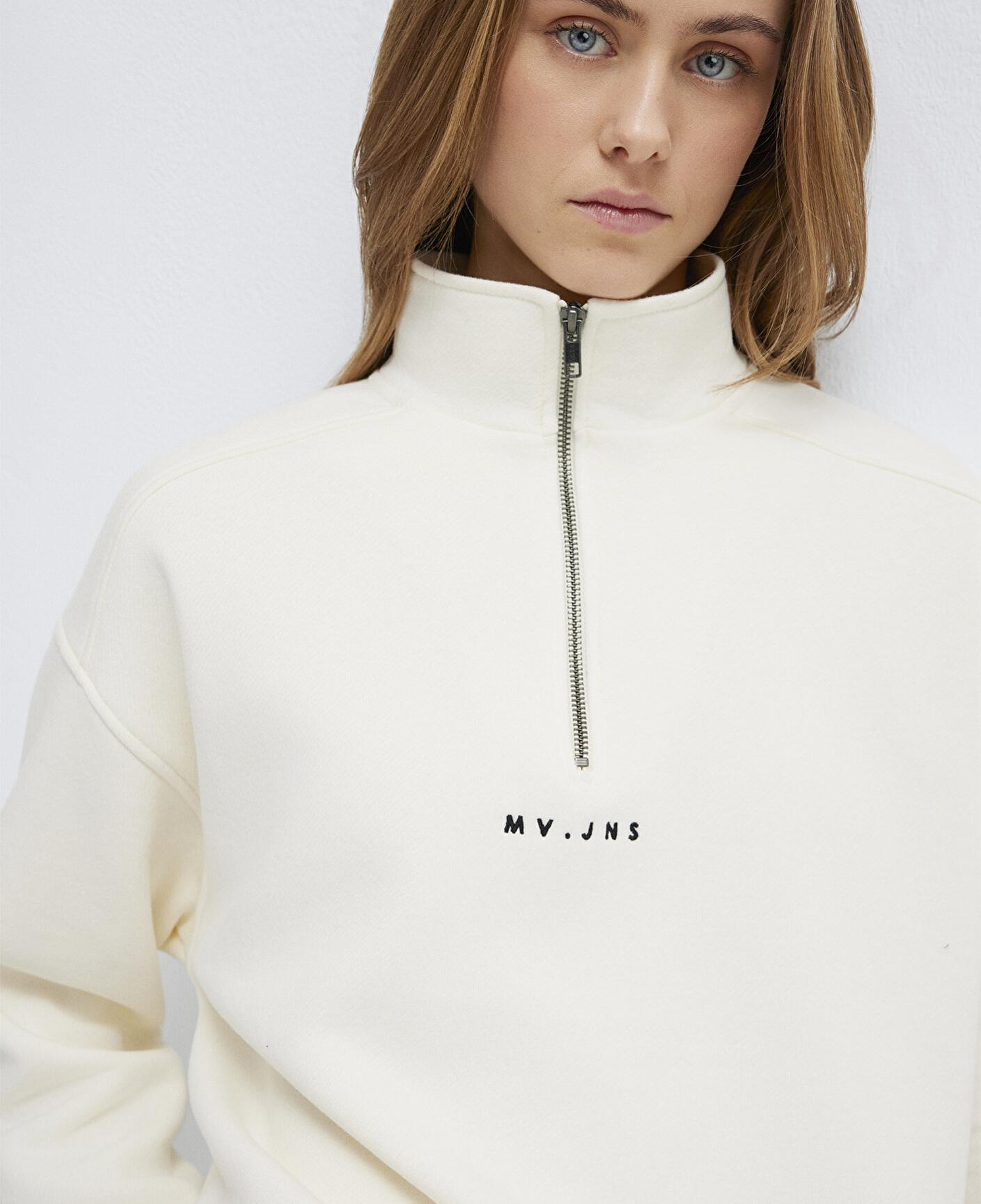Mavi MVJNS Nakışlı Yarı Fermuarlı Ekru Sweatshirt 1S10533-89145