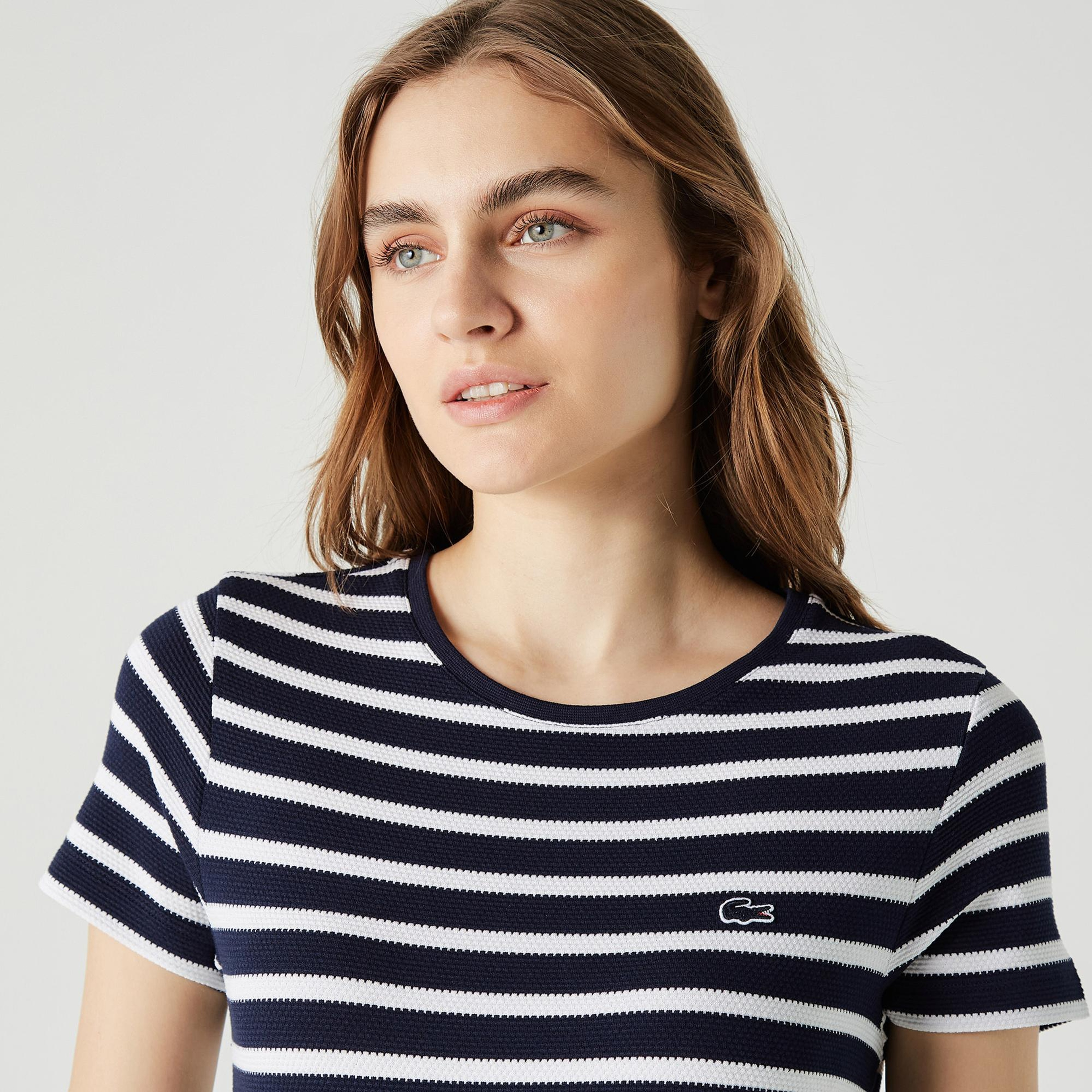 Lacoste Kadın Slim Fit Bisiklet Yaka Çizgili Lacivert T-Shirt