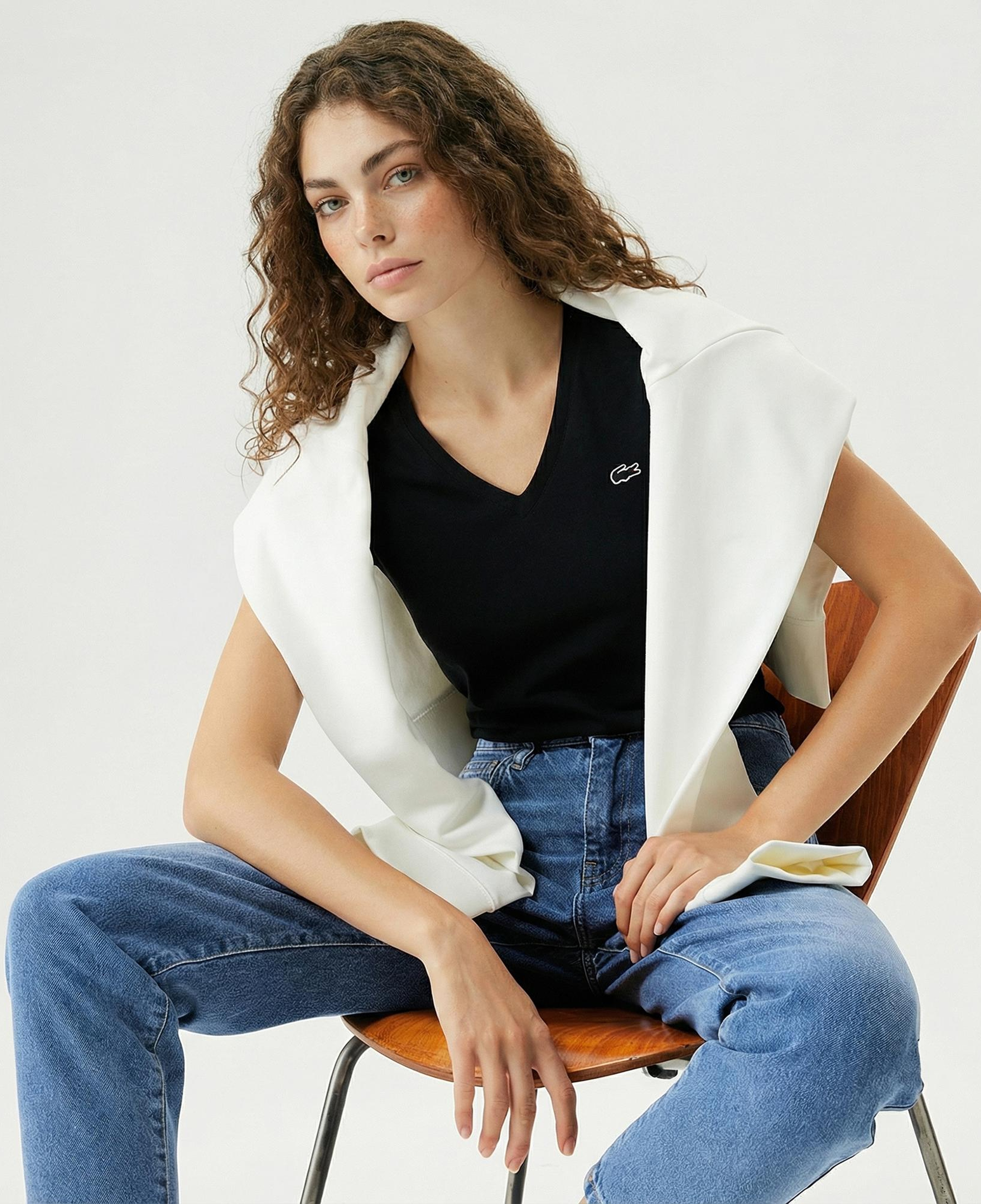 Lacoste Kadın Slim Fit V Yaka Siyah T-Shirt