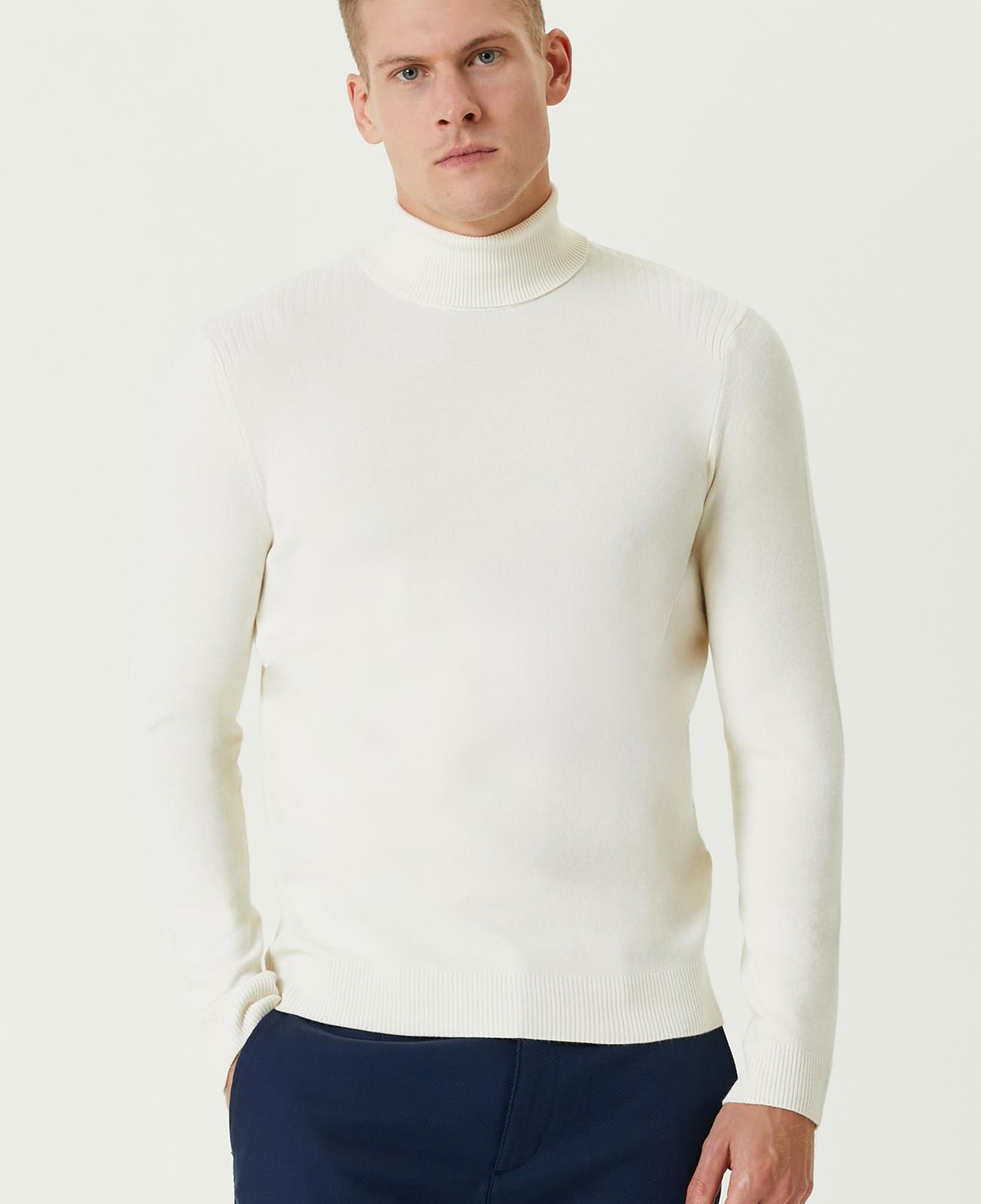 Network Erkek Kırık Beyaz Balıkçı Yaka Triko Kazak